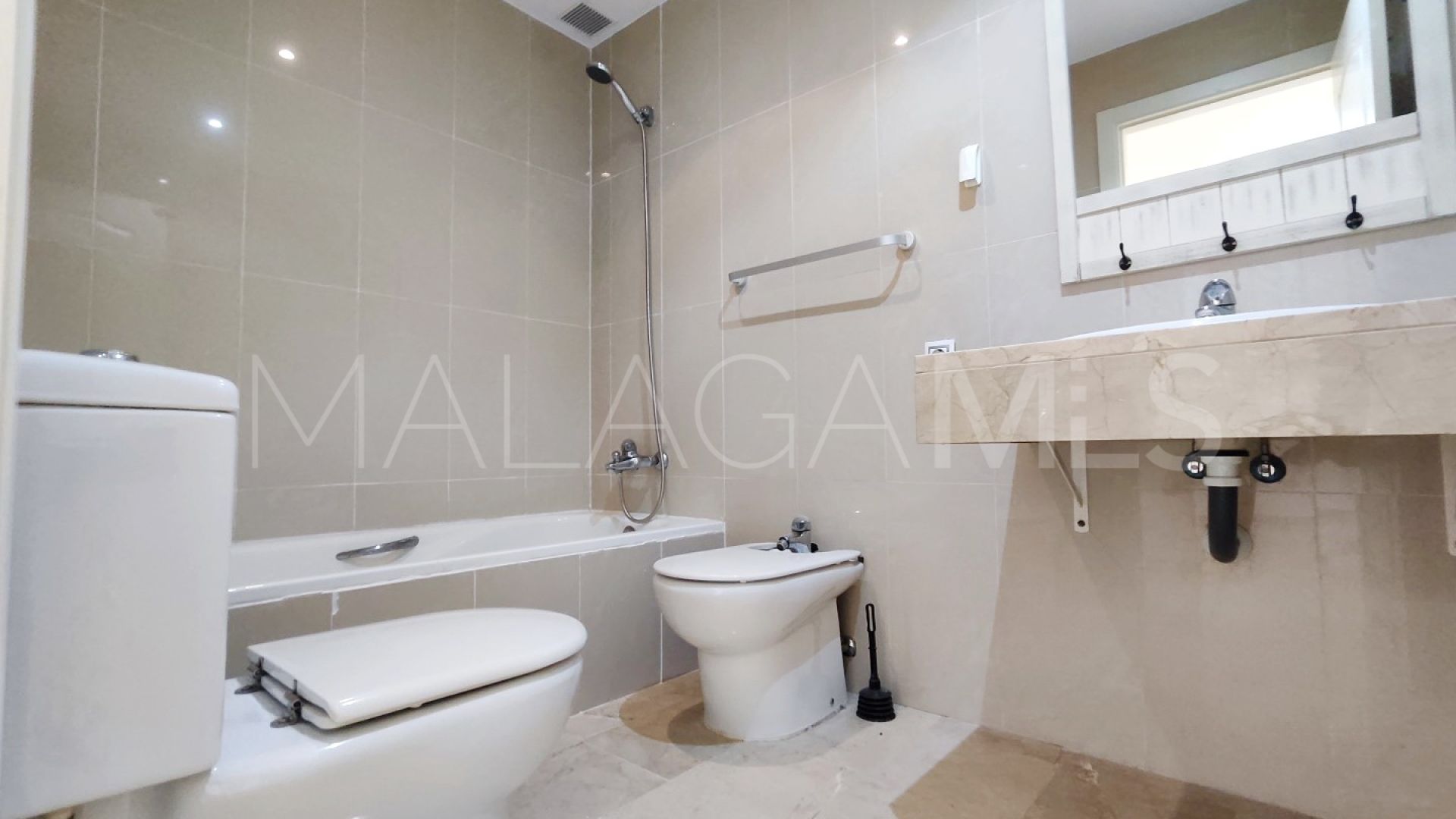 Apartamento planta baja de 3 bedrooms for sale in Casares Golf