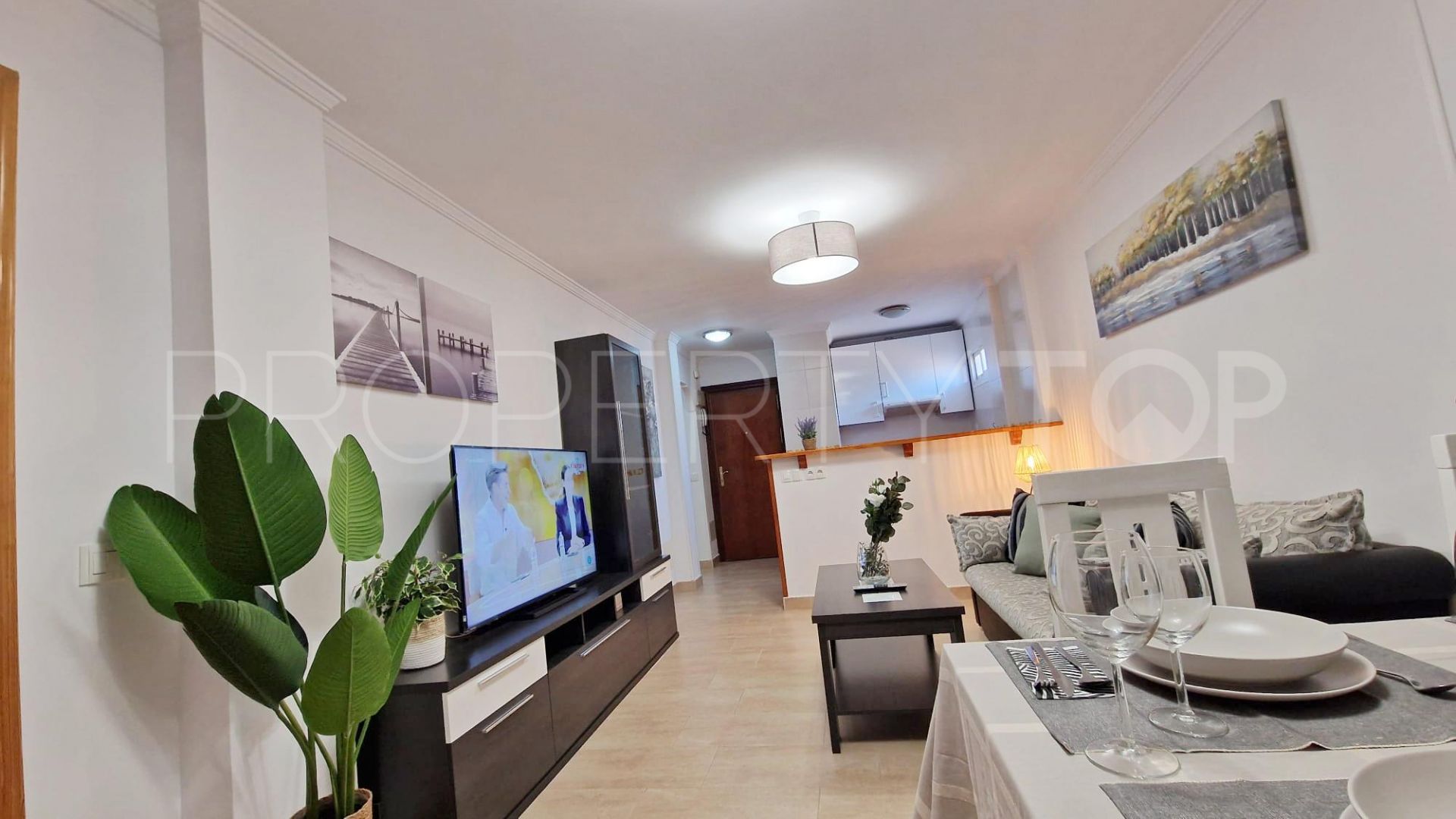 For sale 2 bedrooms apartment in Benalmadena Costa