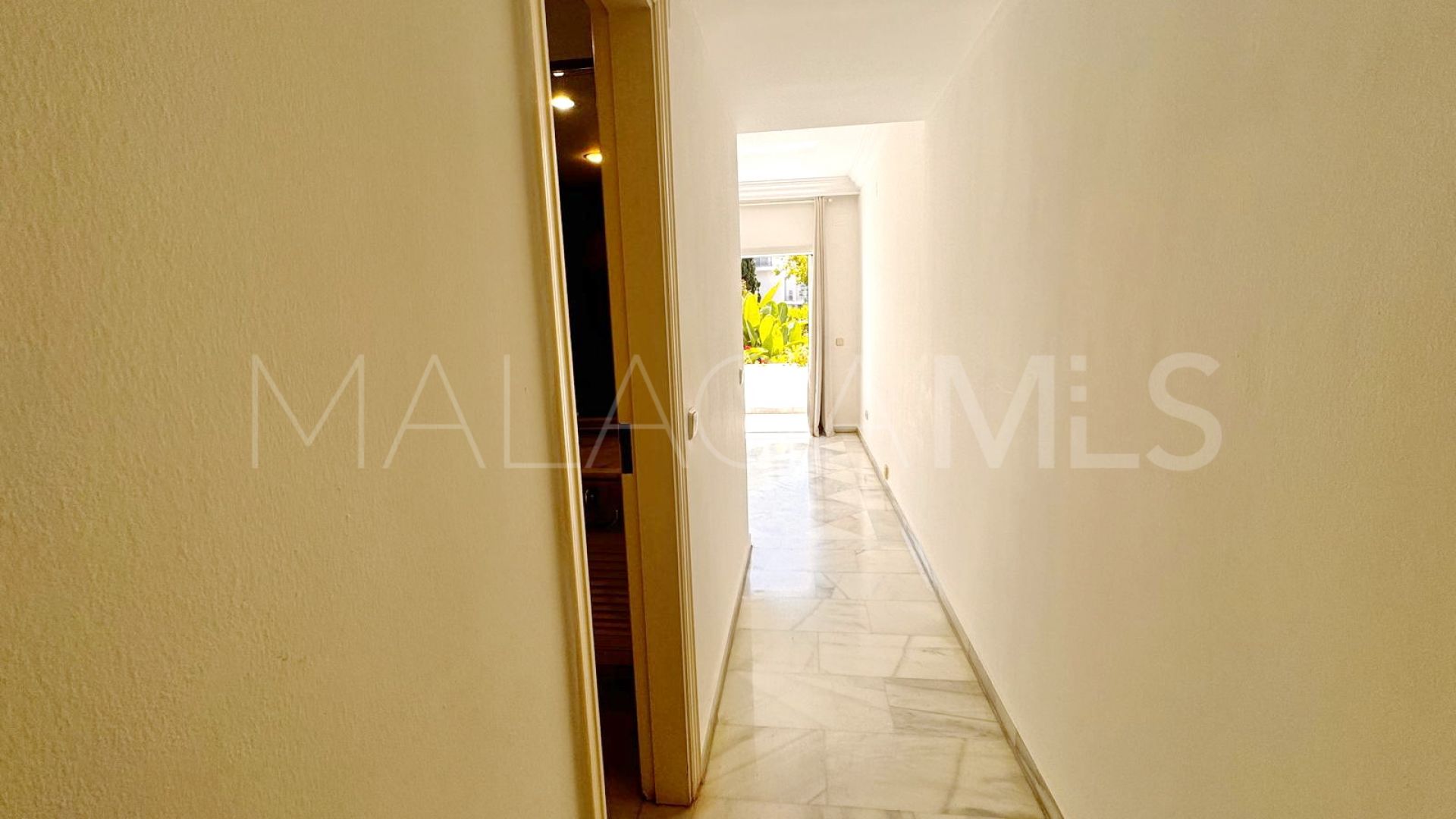 Ground floor apartment for sale in Alhambra del Mar