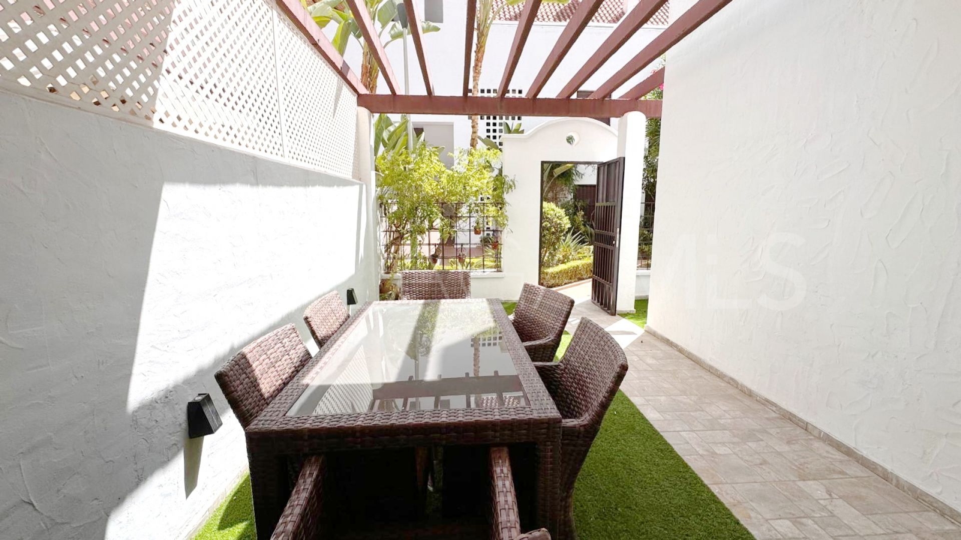 For sale Nueva Andalucia ground floor duplex with 3 bedrooms