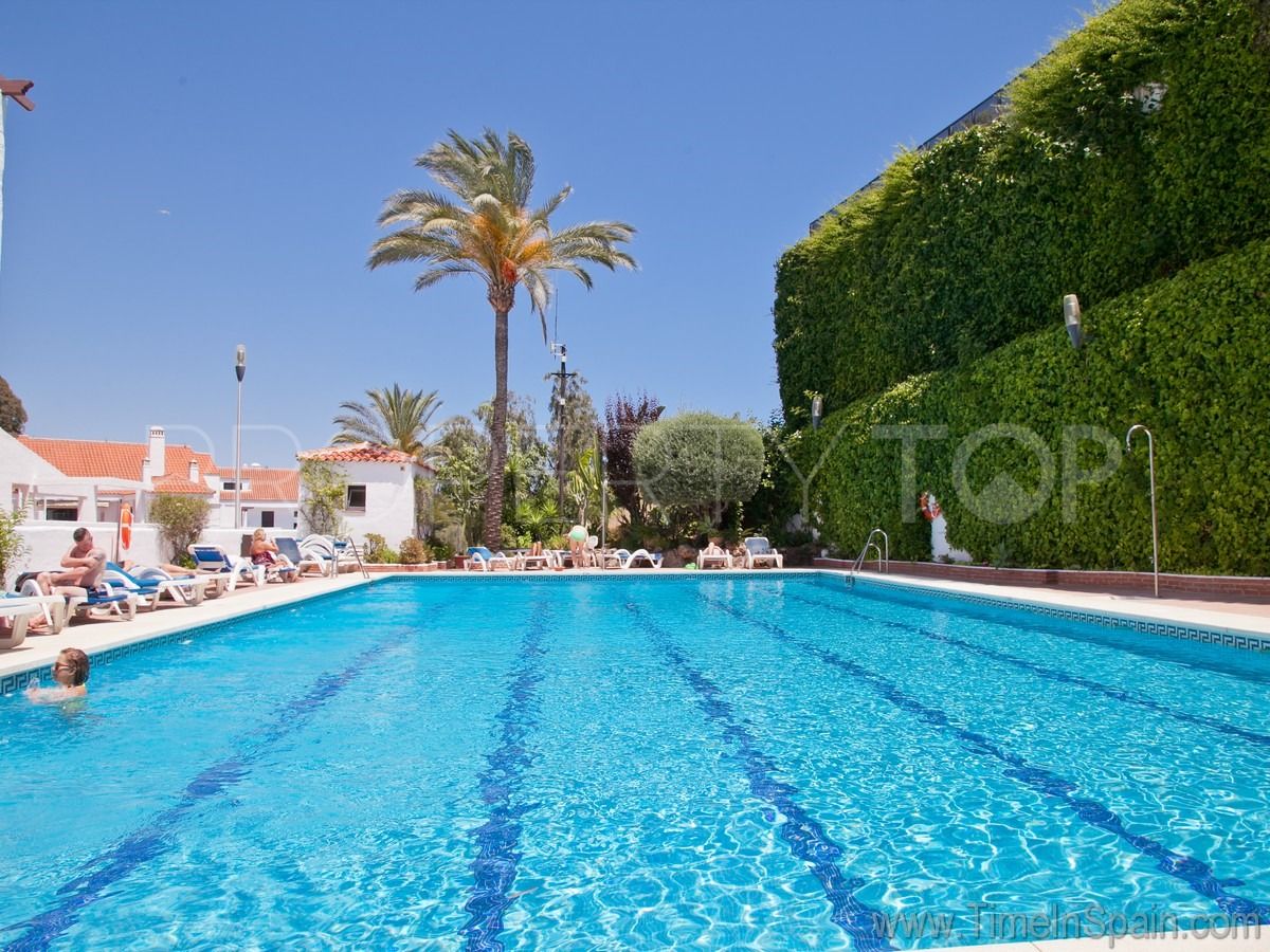 For sale ground floor duplex with 3 bedrooms in Nueva Andalucia