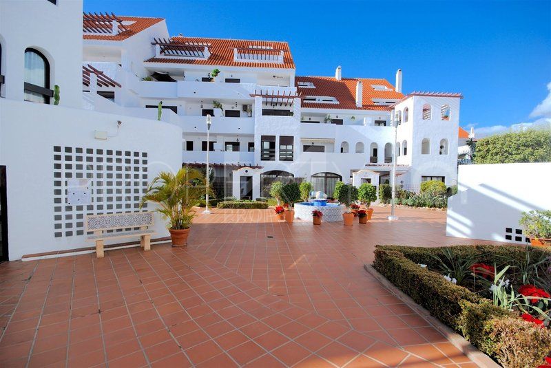 Nueva Andalucia, duplex planta baja de 3 dormitorios a la venta