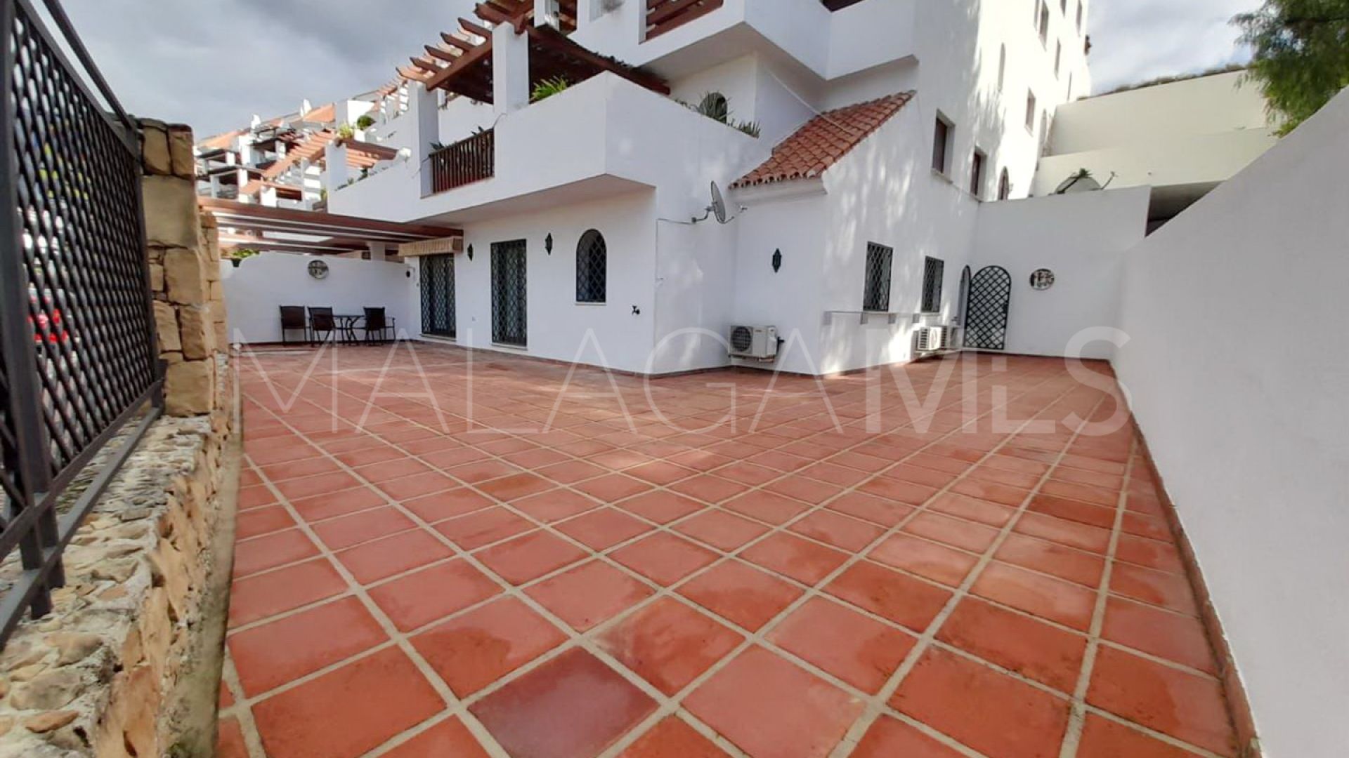 Se vende apartamento planta baja in Coto Real II