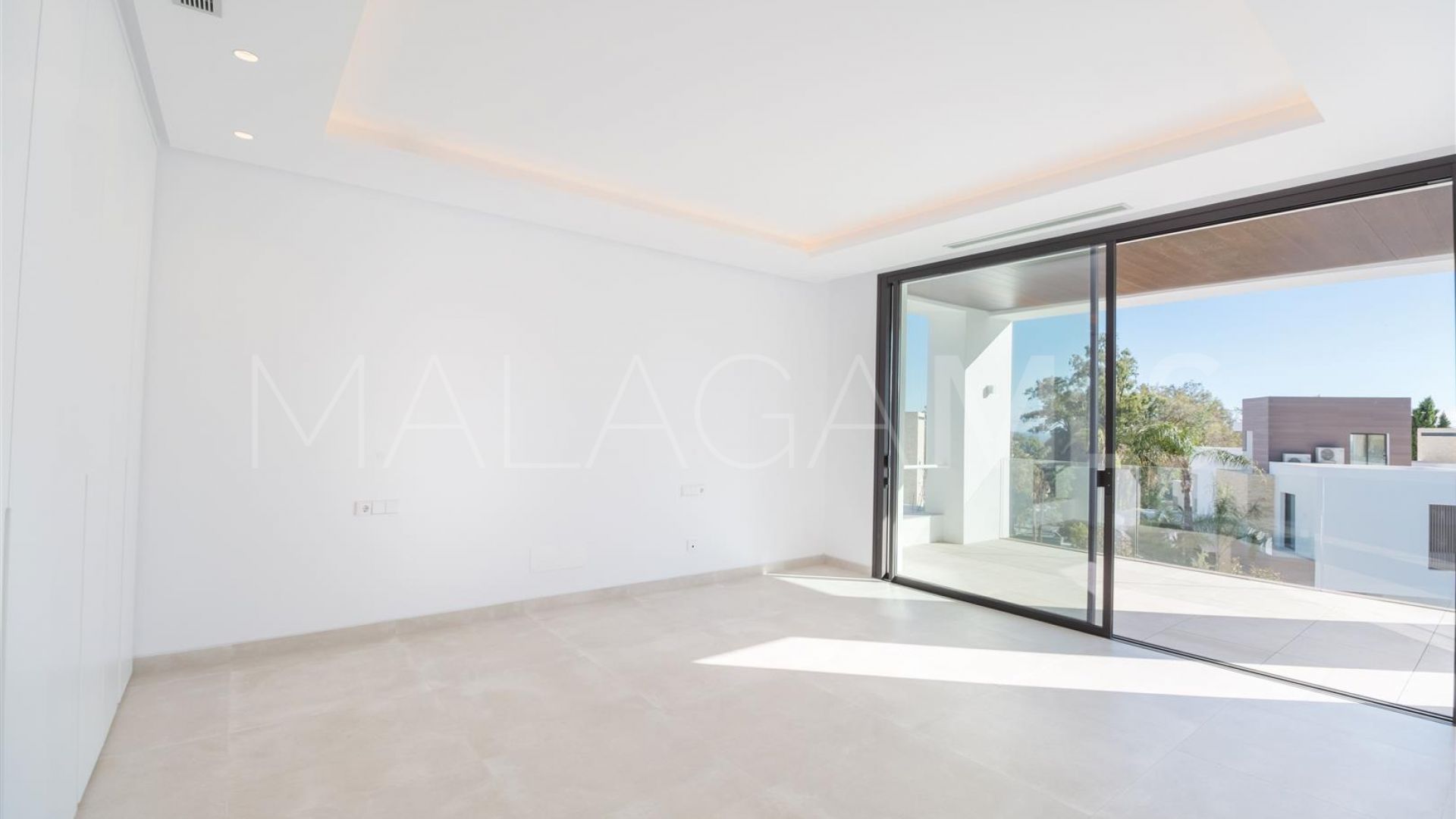 Buy villa in La Fuente de 4 bedrooms