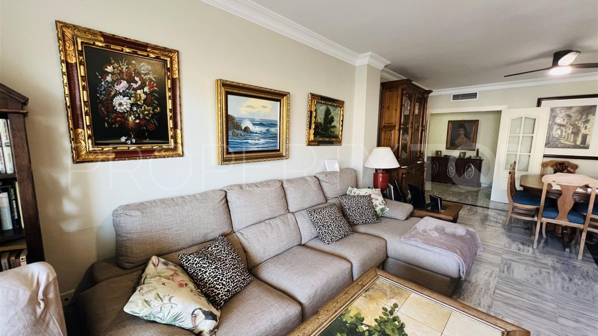 Buy apartment in Marbella Centro with 3 bedrooms