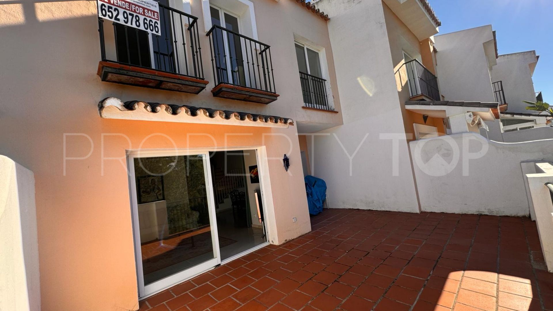 For sale 4 bedrooms town house in Las Encinas
