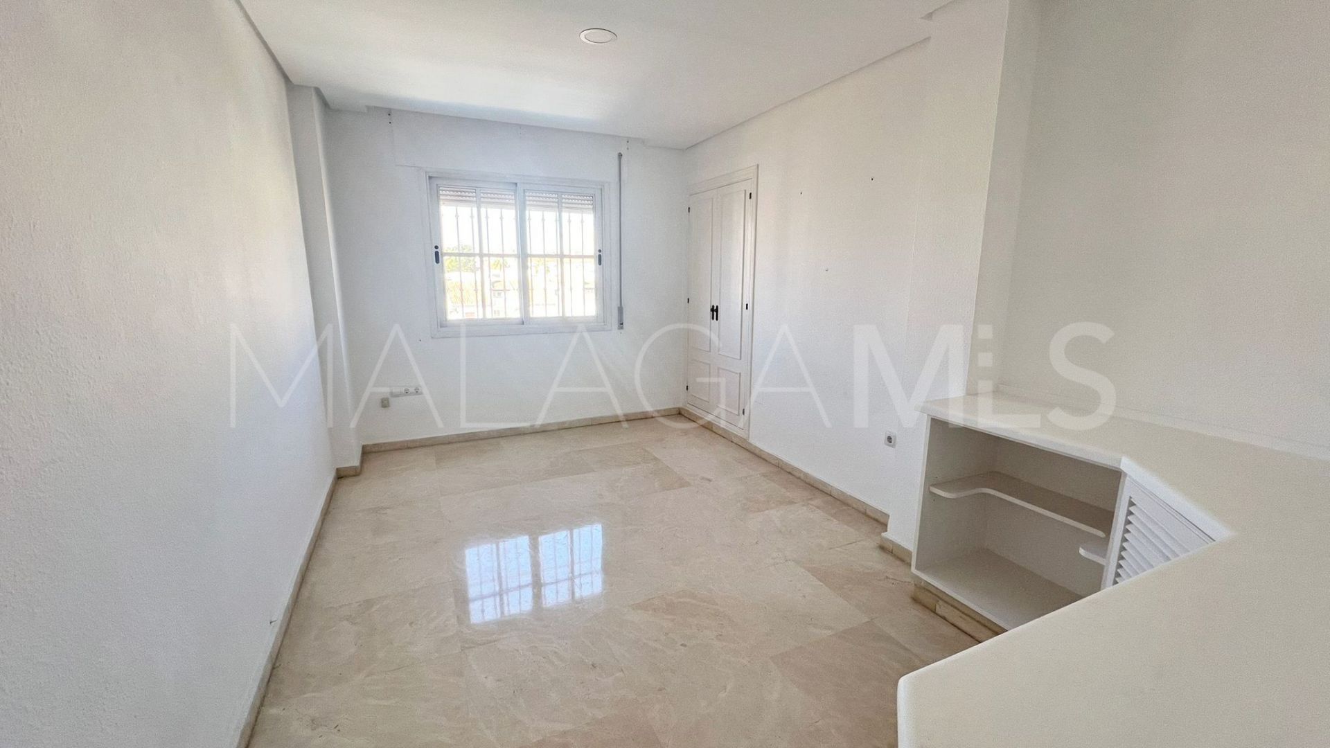 Atico duplex de 6 bedrooms for sale in Fuengirola