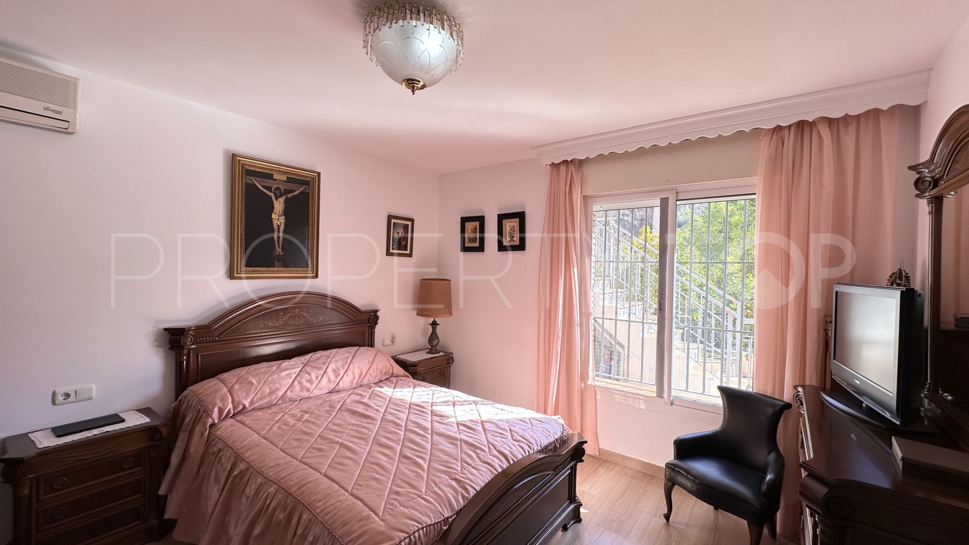 House in La Cala del Moral 7BR, 4BA, 412m², 860m² plot, €950k