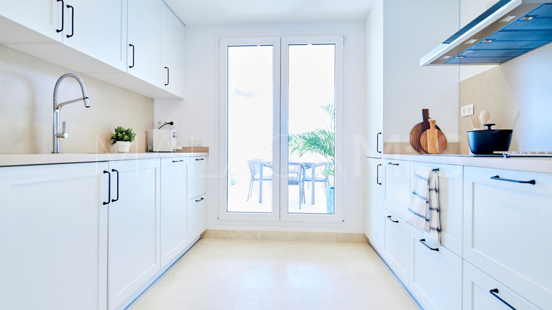 3 bedrooms apartment for sale in Nueva Andalucia