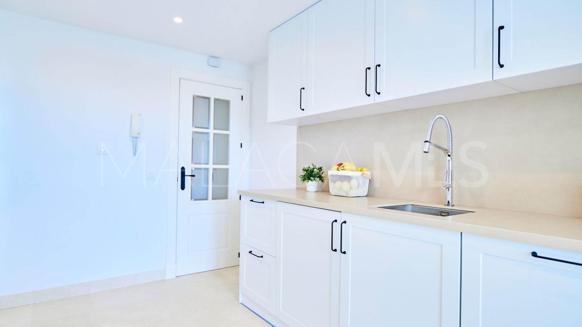 3 bedrooms apartment for sale in Nueva Andalucia