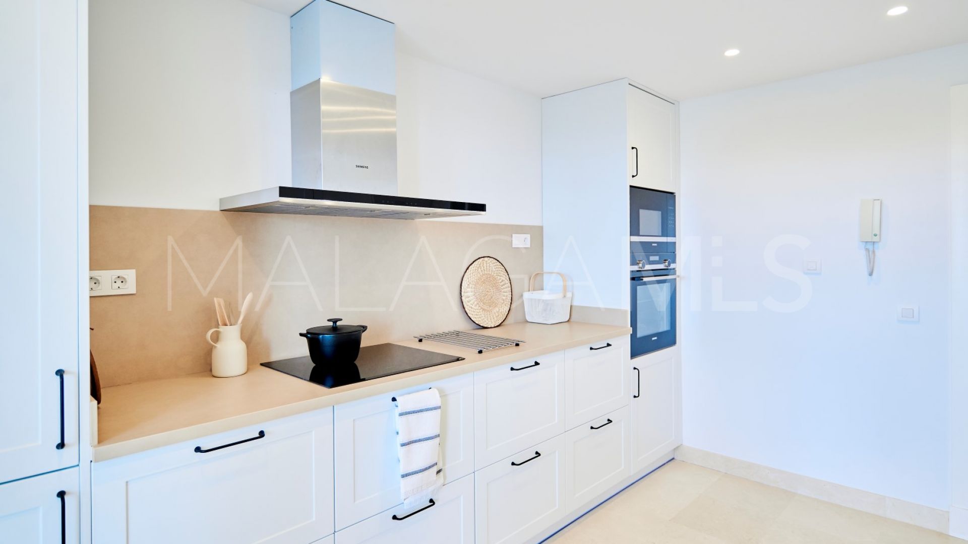 3 bedrooms apartment for sale in Nueva Andalucia