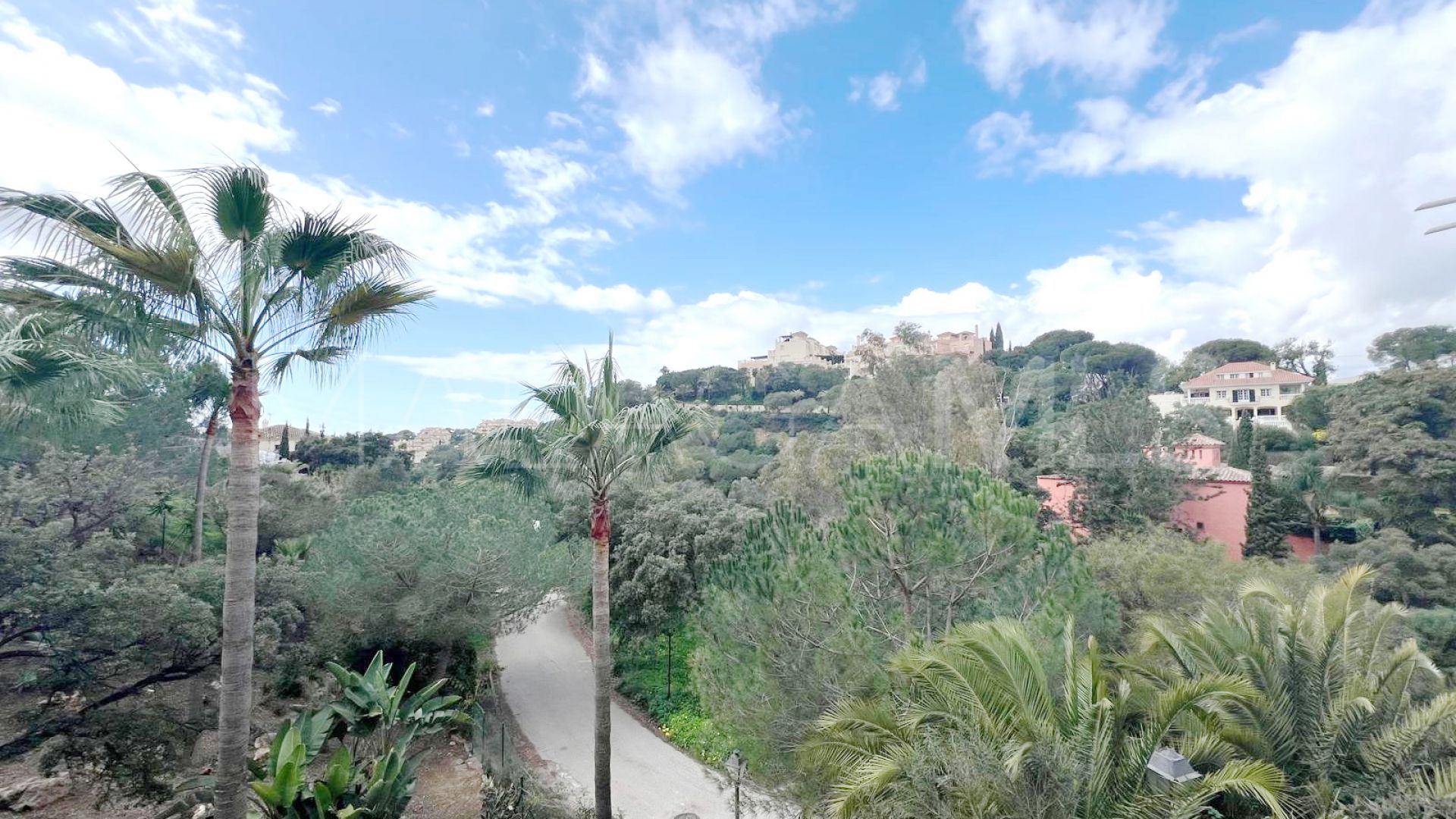 Lägenhet for sale in Elviria
