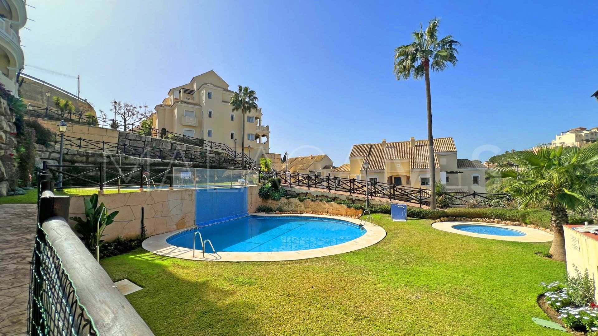 Buy apartamento in Elviria de 2 bedrooms