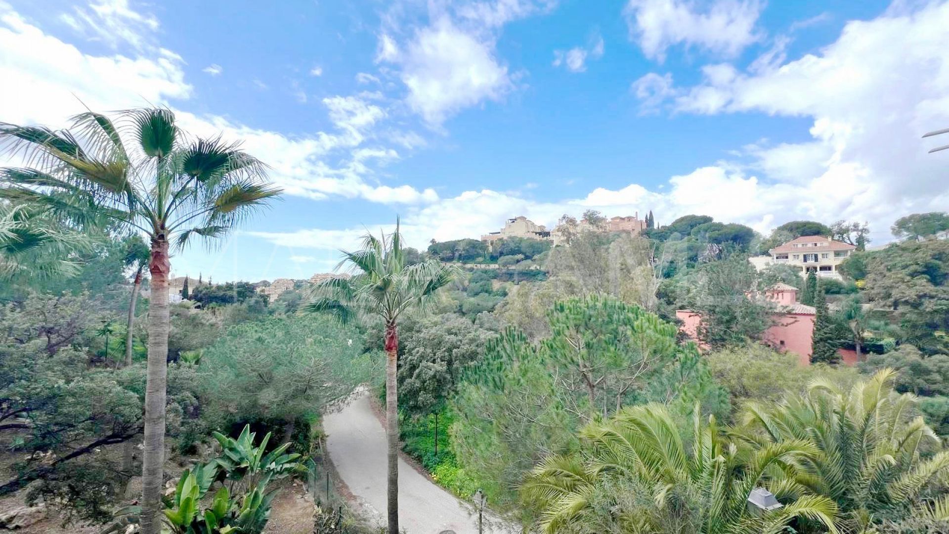 Buy apartamento in Elviria de 2 bedrooms