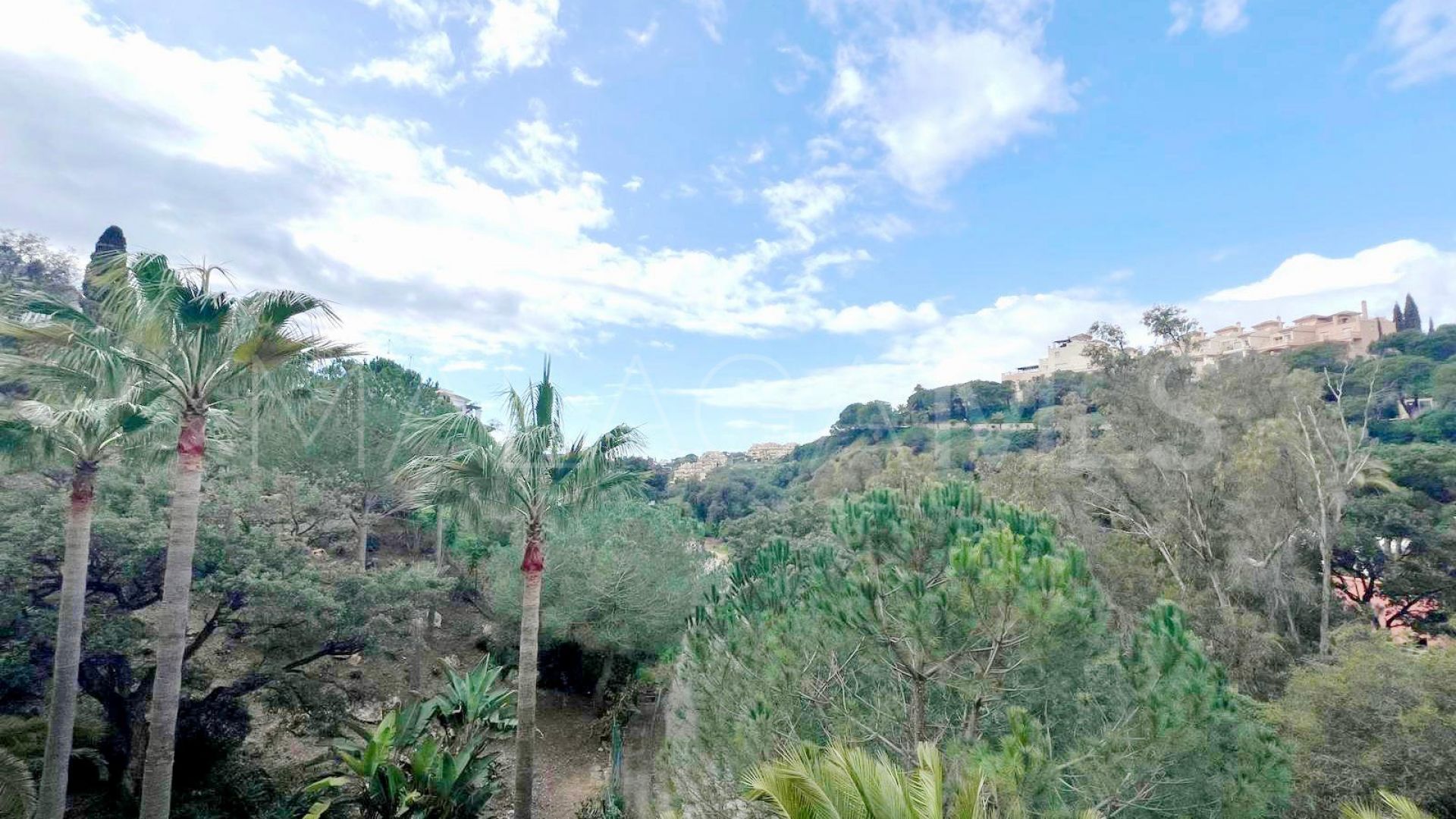 Buy apartamento in Elviria de 2 bedrooms