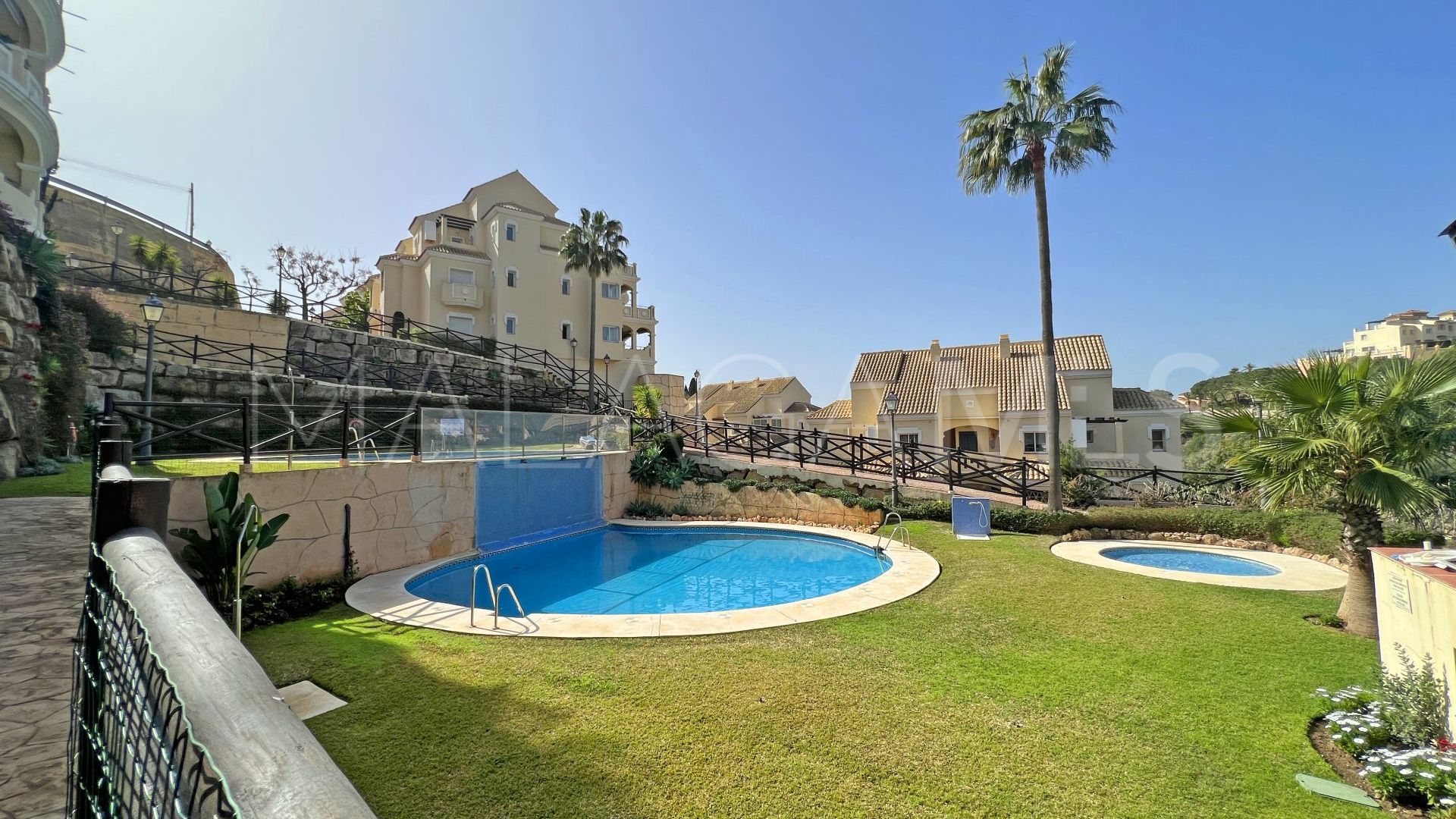 Lägenhet for sale in Elviria