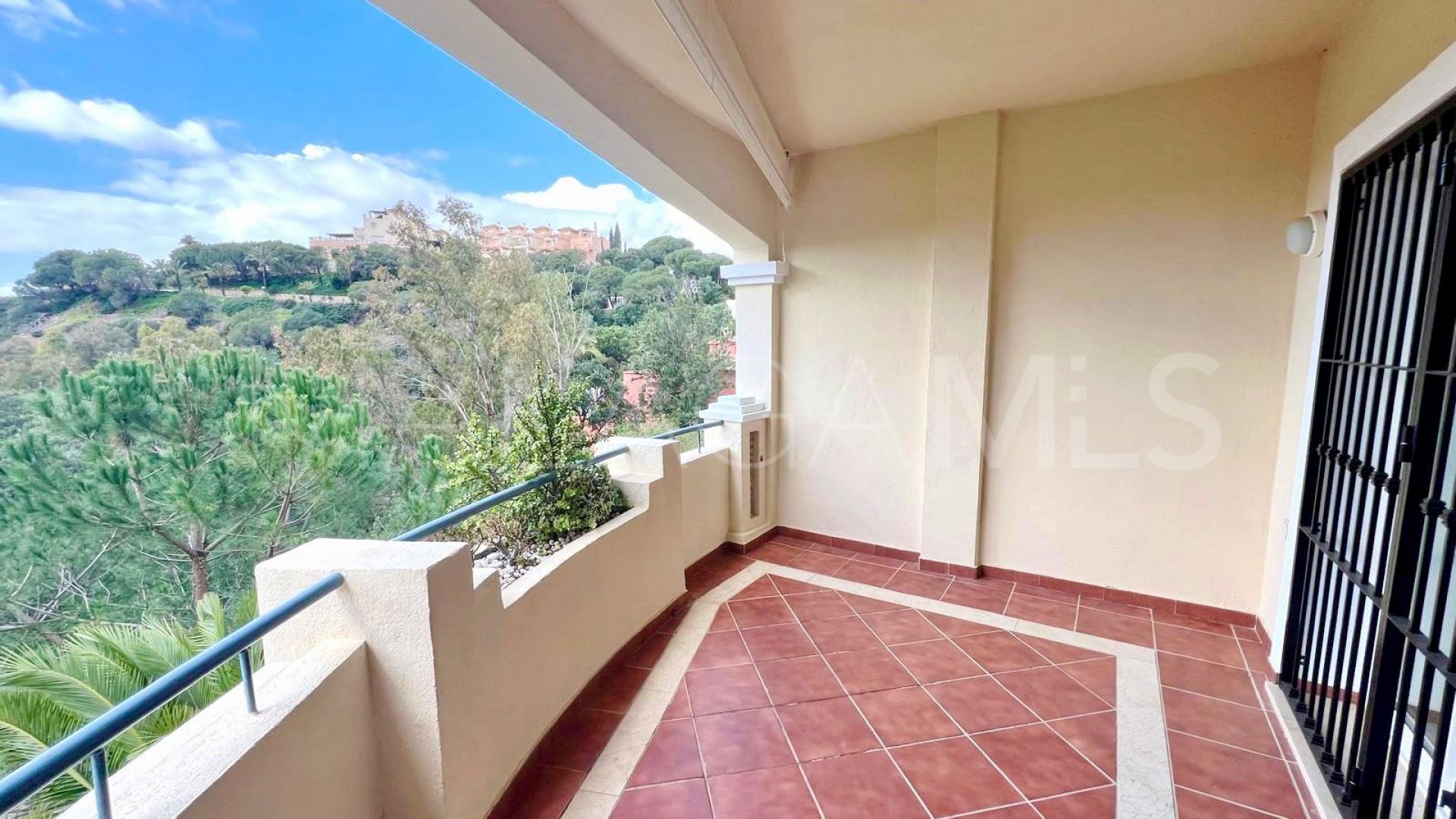 Buy apartamento in Elviria de 2 bedrooms