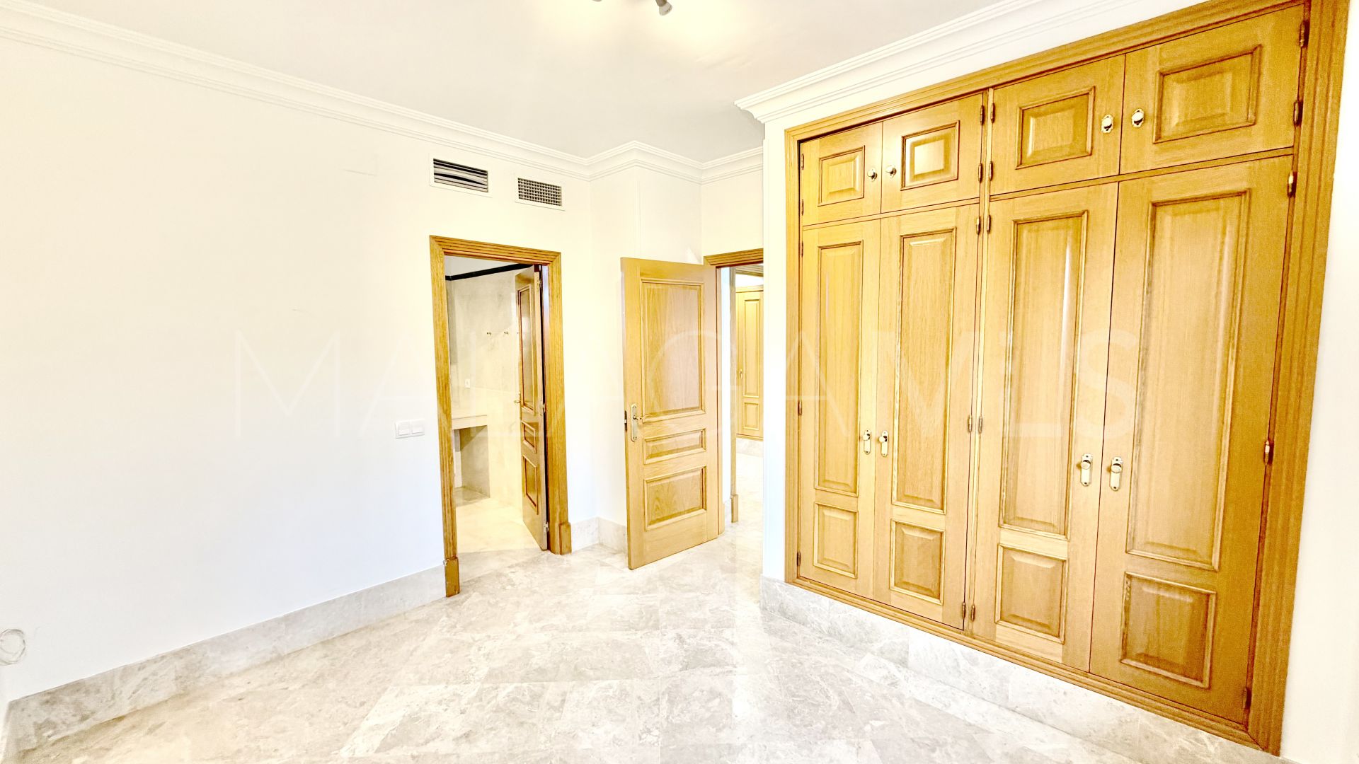 Parhus for sale in Santa Clara