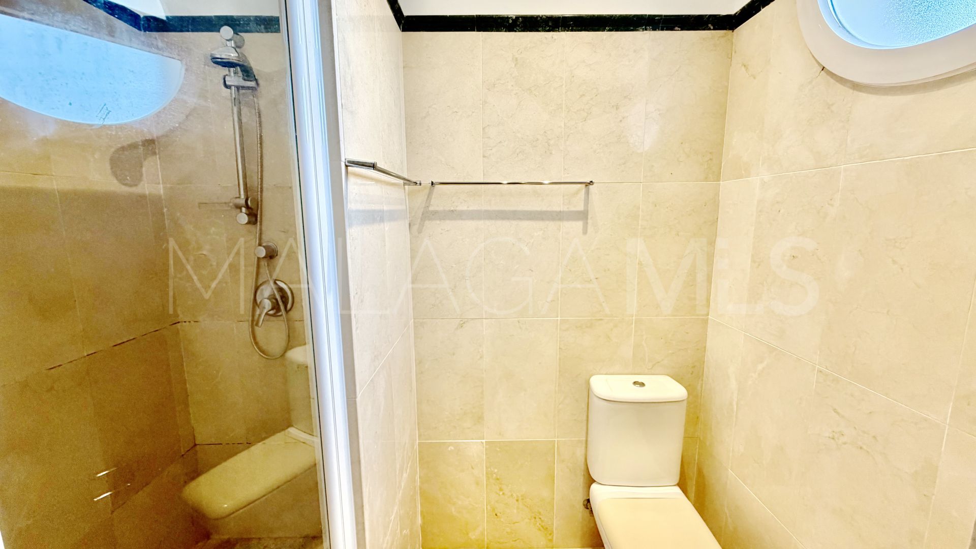 Parhus for sale in Santa Clara