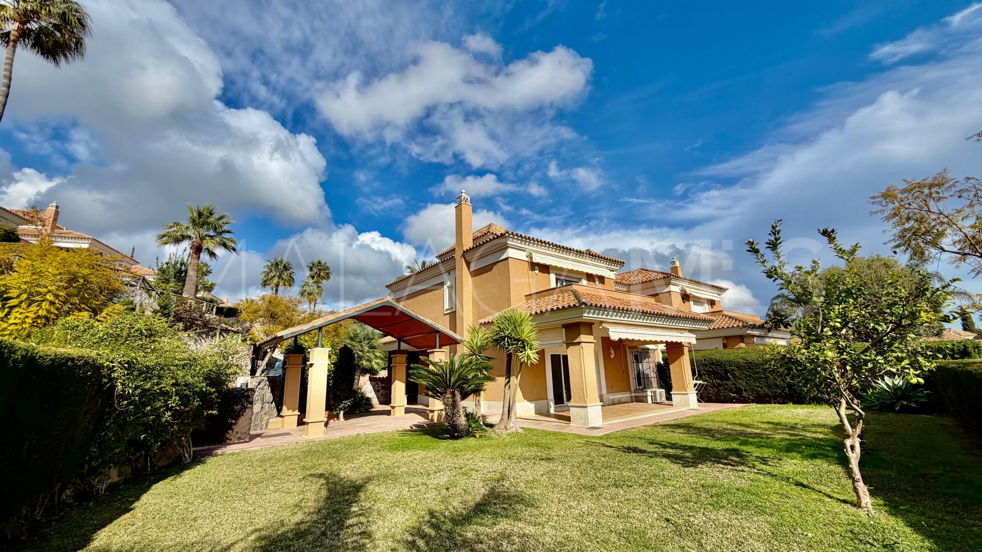 Parhus for sale in Santa Clara