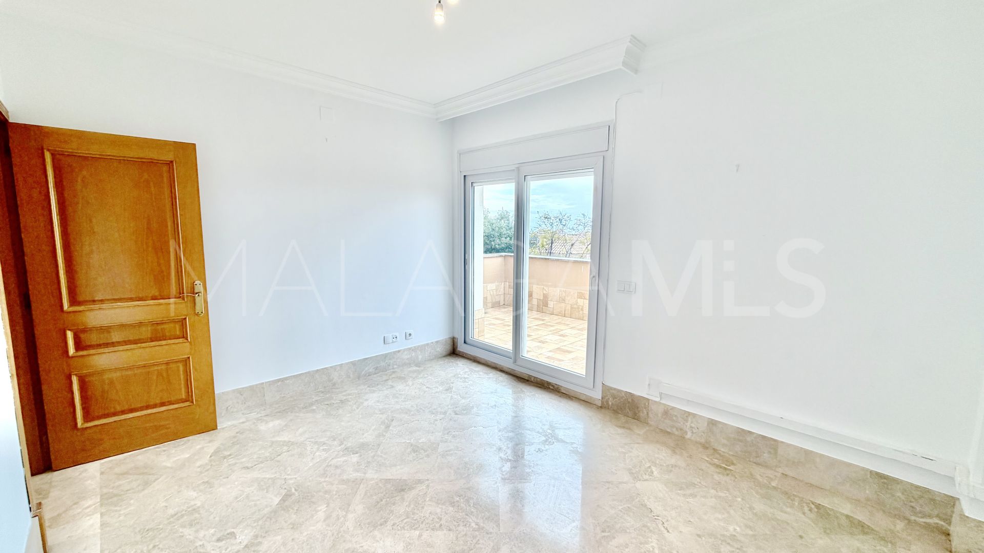 Parhus for sale in Santa Clara