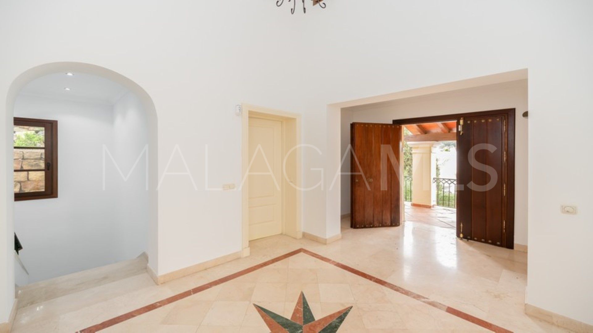 4 bedrooms villa in Nueva Andalucia for sale