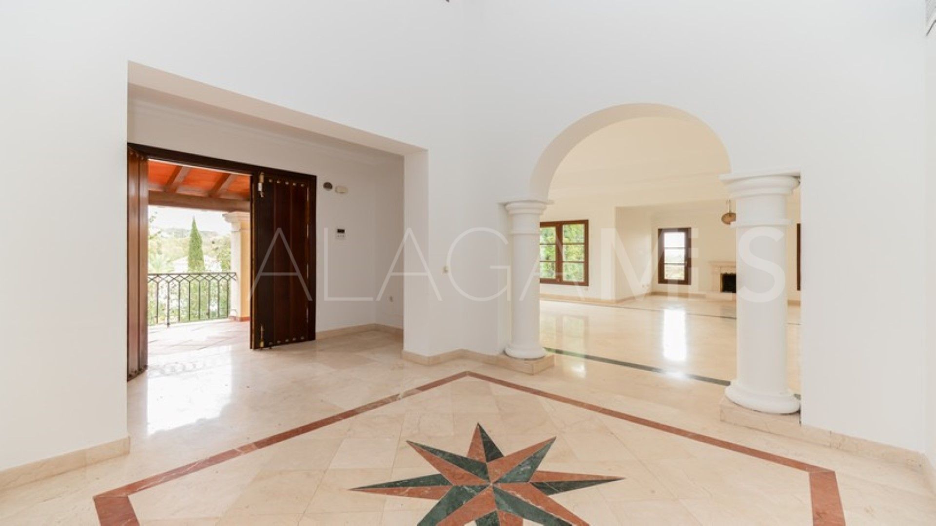 4 bedrooms villa in Nueva Andalucia for sale