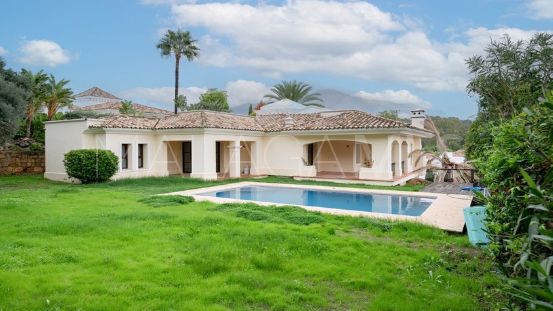 4 bedrooms villa in Nueva Andalucia for sale