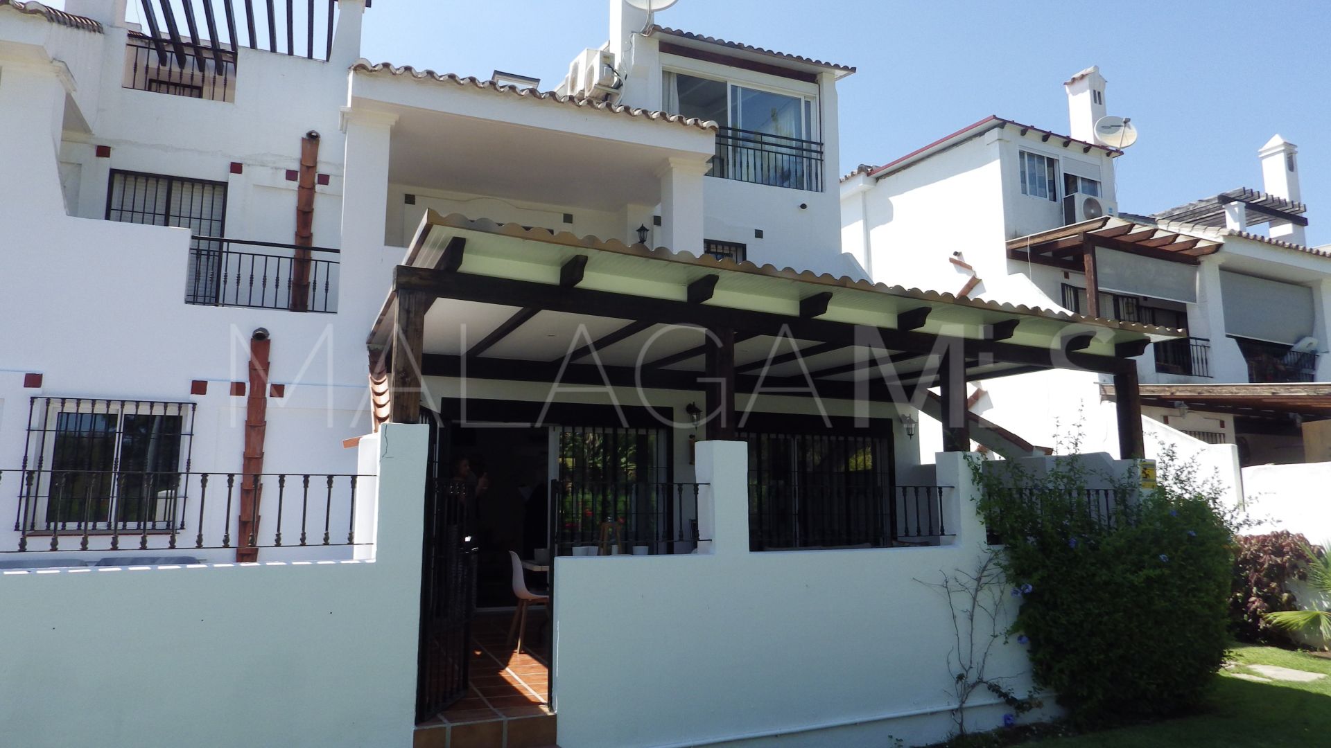 Town house for sale in Los Naranjos de Marbella with 5 bedrooms