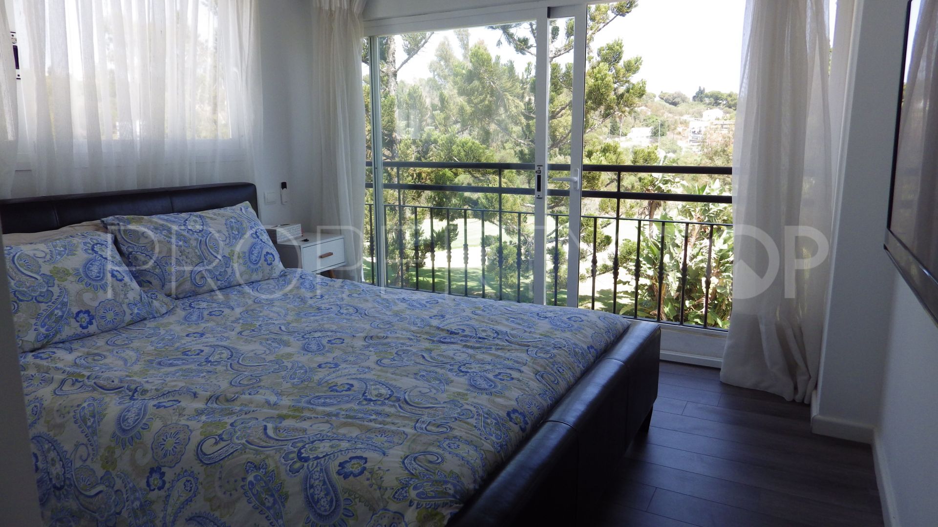 Adosado en venta con 5 dormitorios en Los Naranjos de Marbella