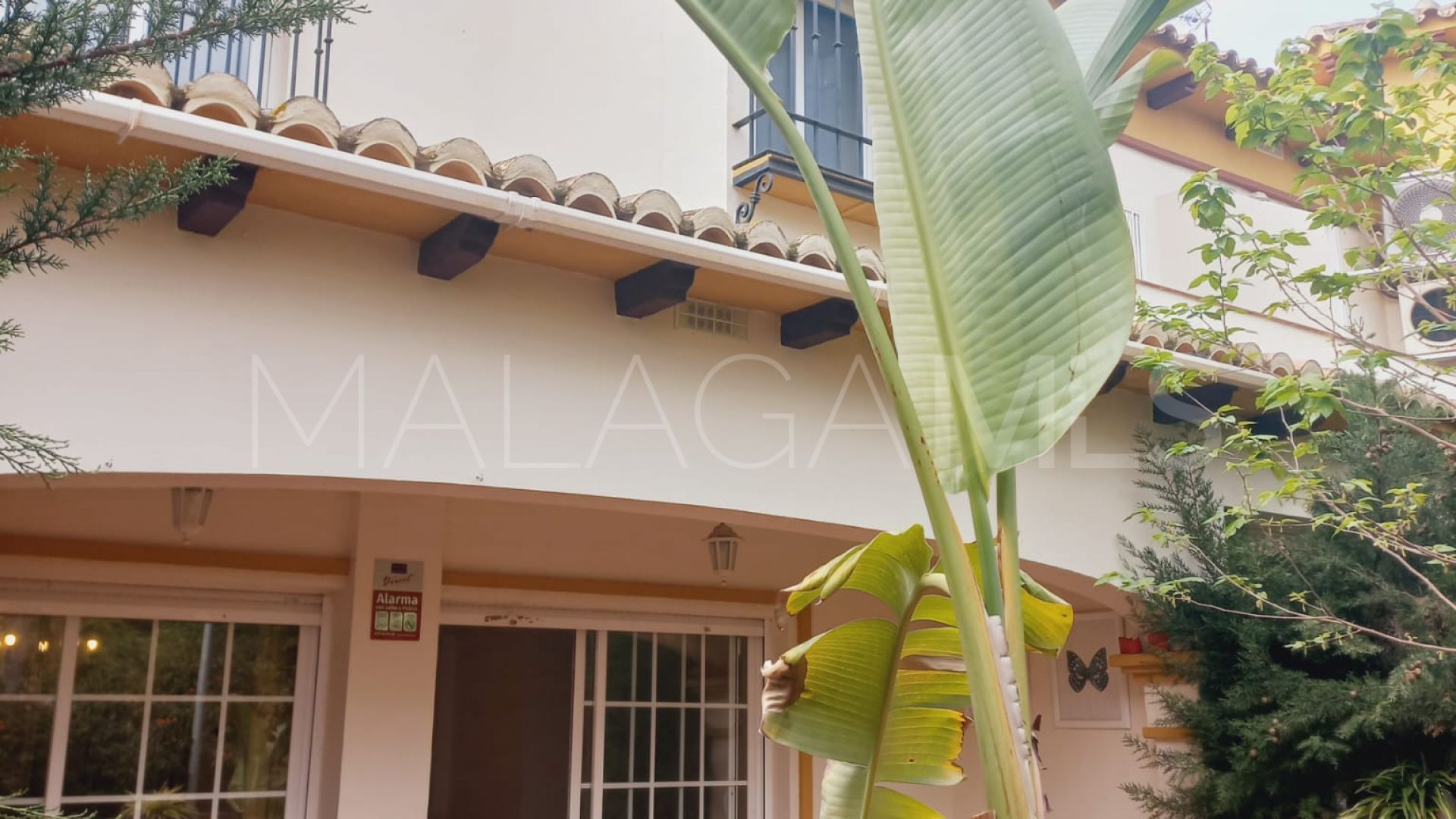 For sale town house with 4 bedrooms in Azalea Beach