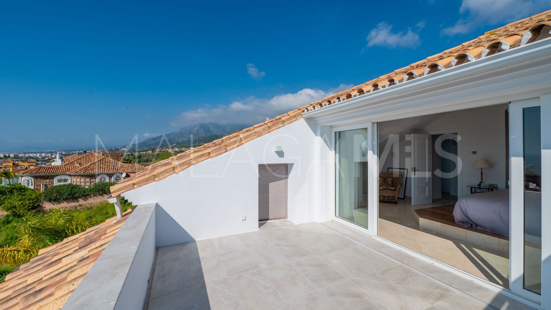 Villa for sale in Rio Real with 4 bedrooms