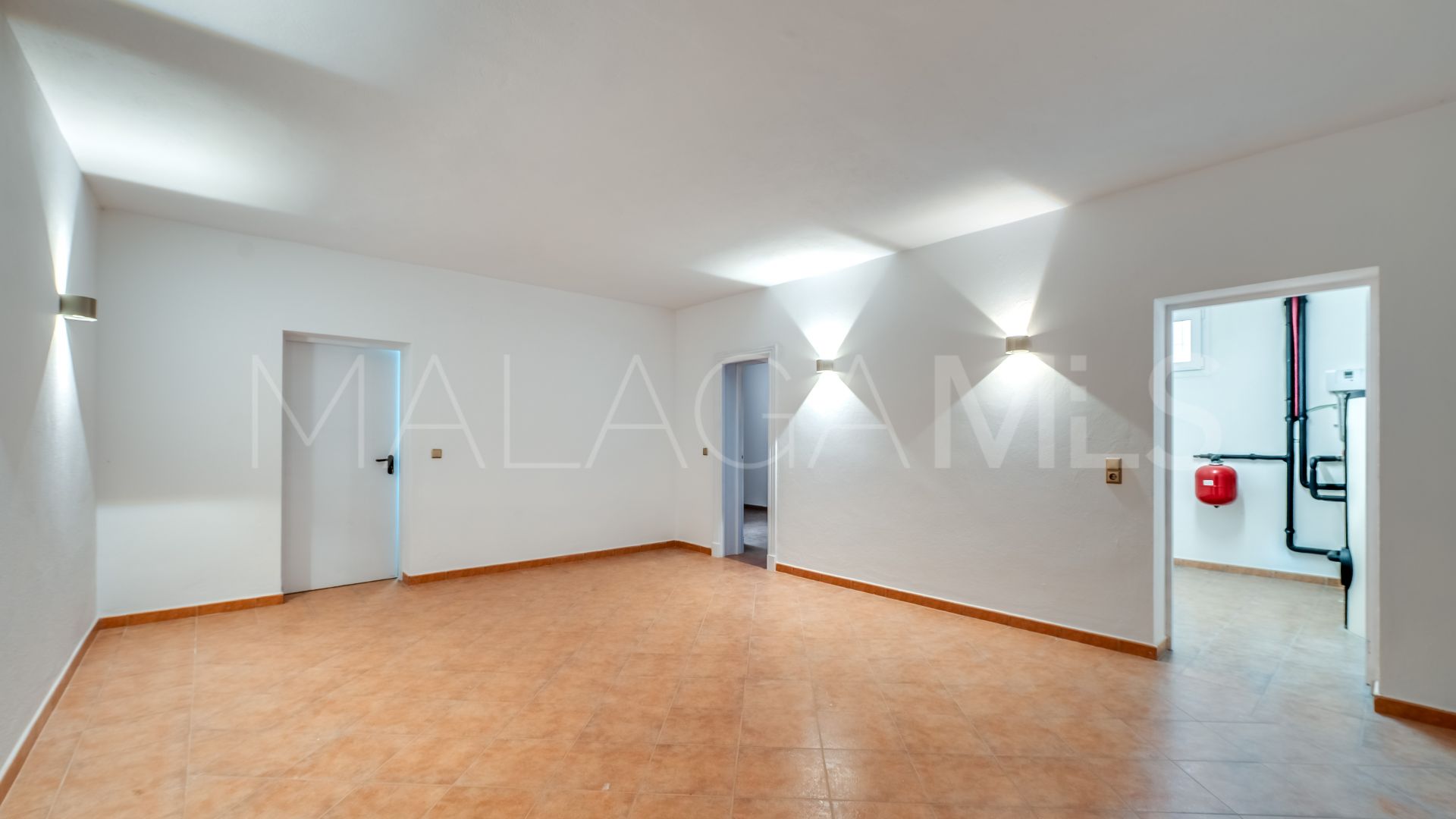 Villa for sale in Rio Real with 4 bedrooms