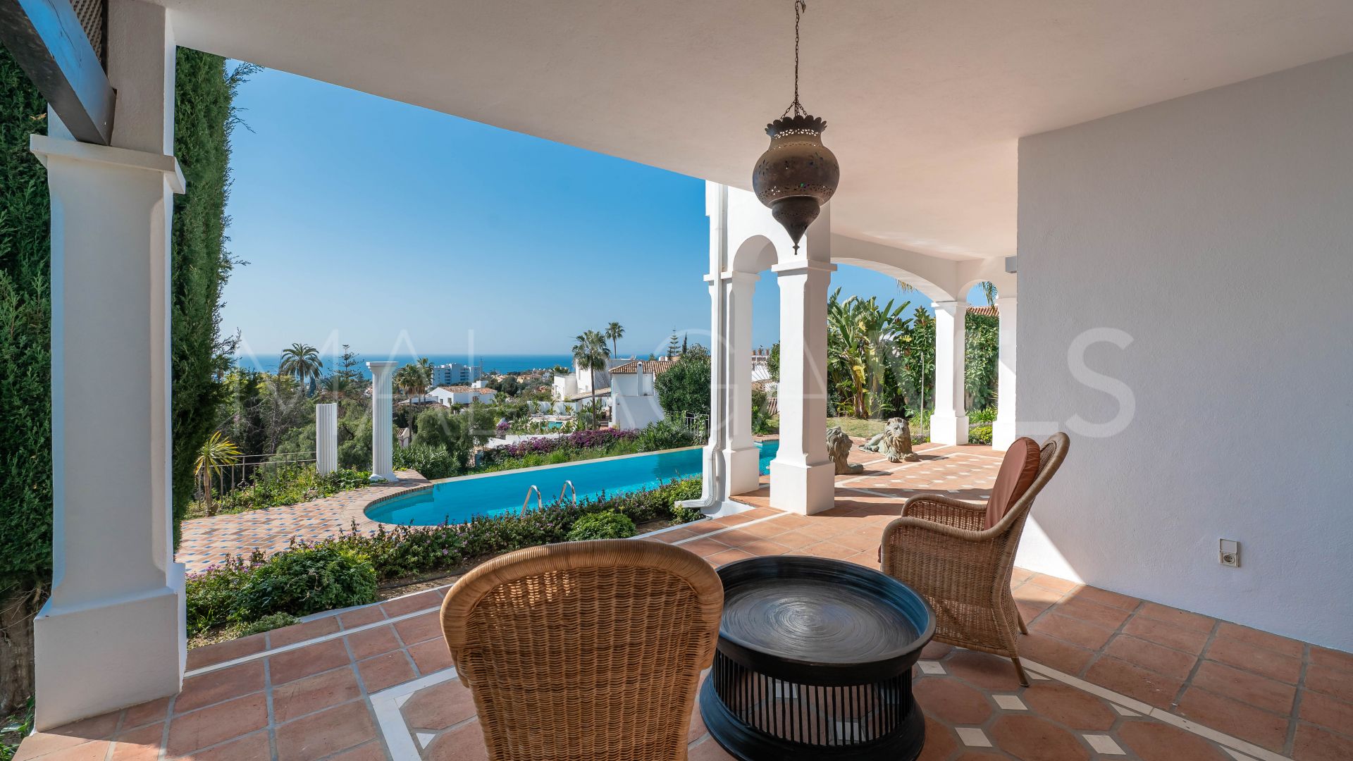 Villa for sale in Rio Real with 4 bedrooms