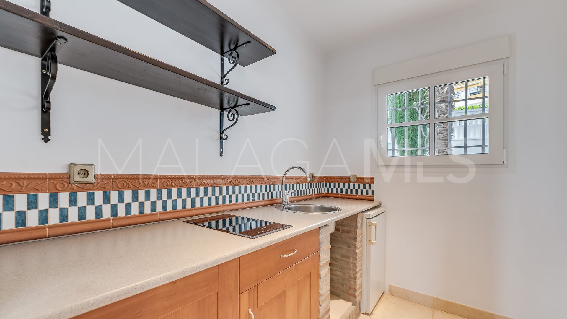 Villa for sale in Rio Real with 4 bedrooms