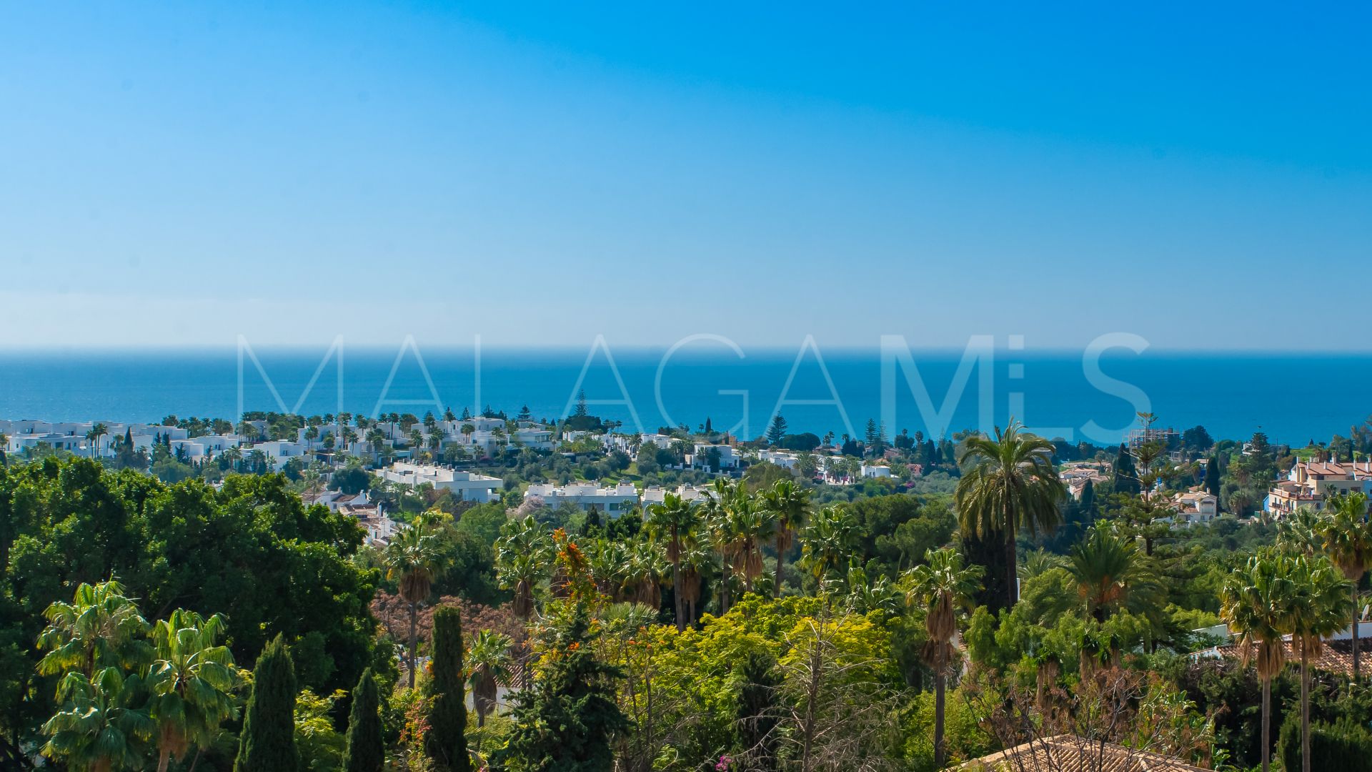 Villa for sale in Rio Real with 4 bedrooms