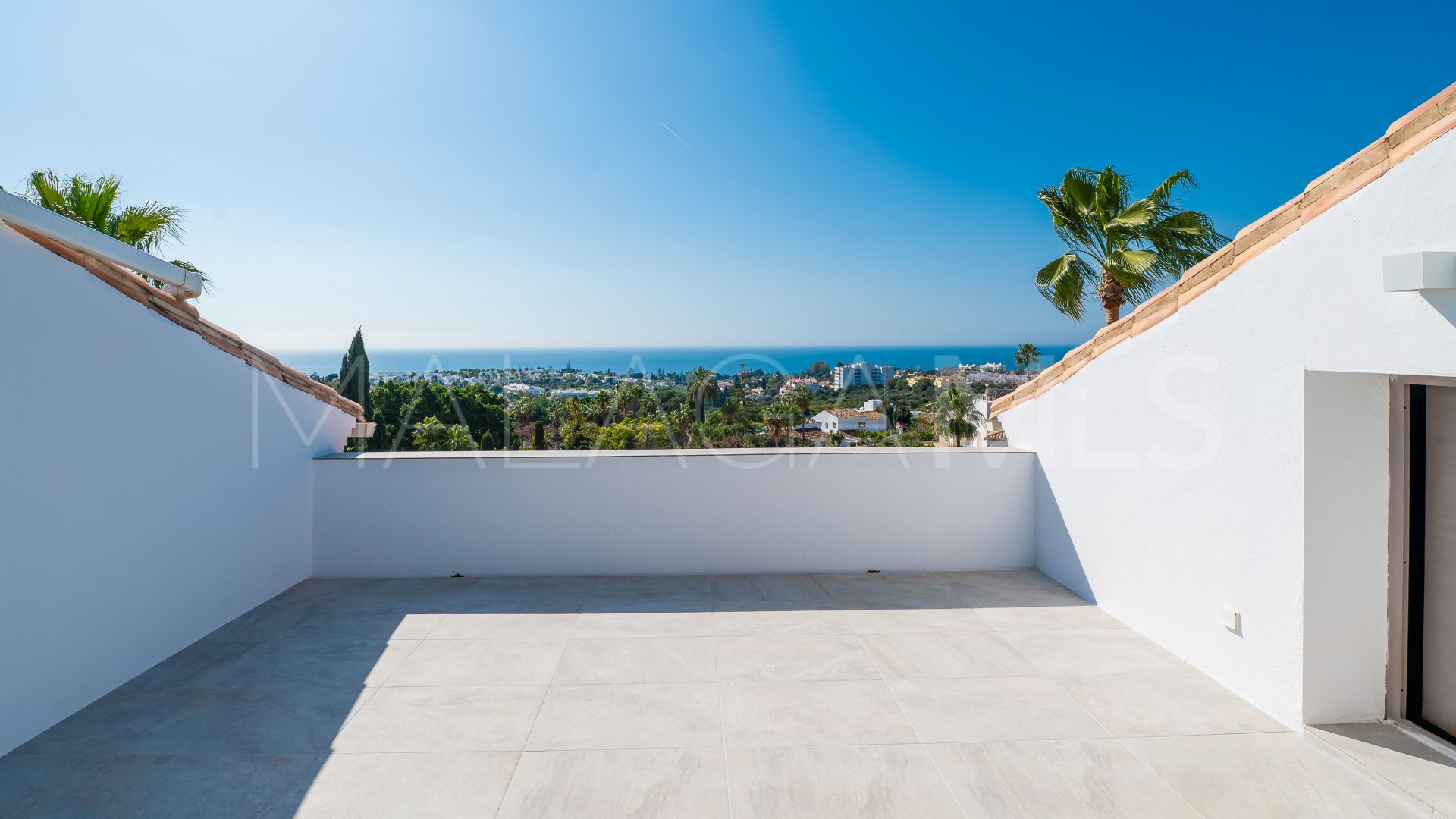 Villa for sale in Rio Real with 4 bedrooms