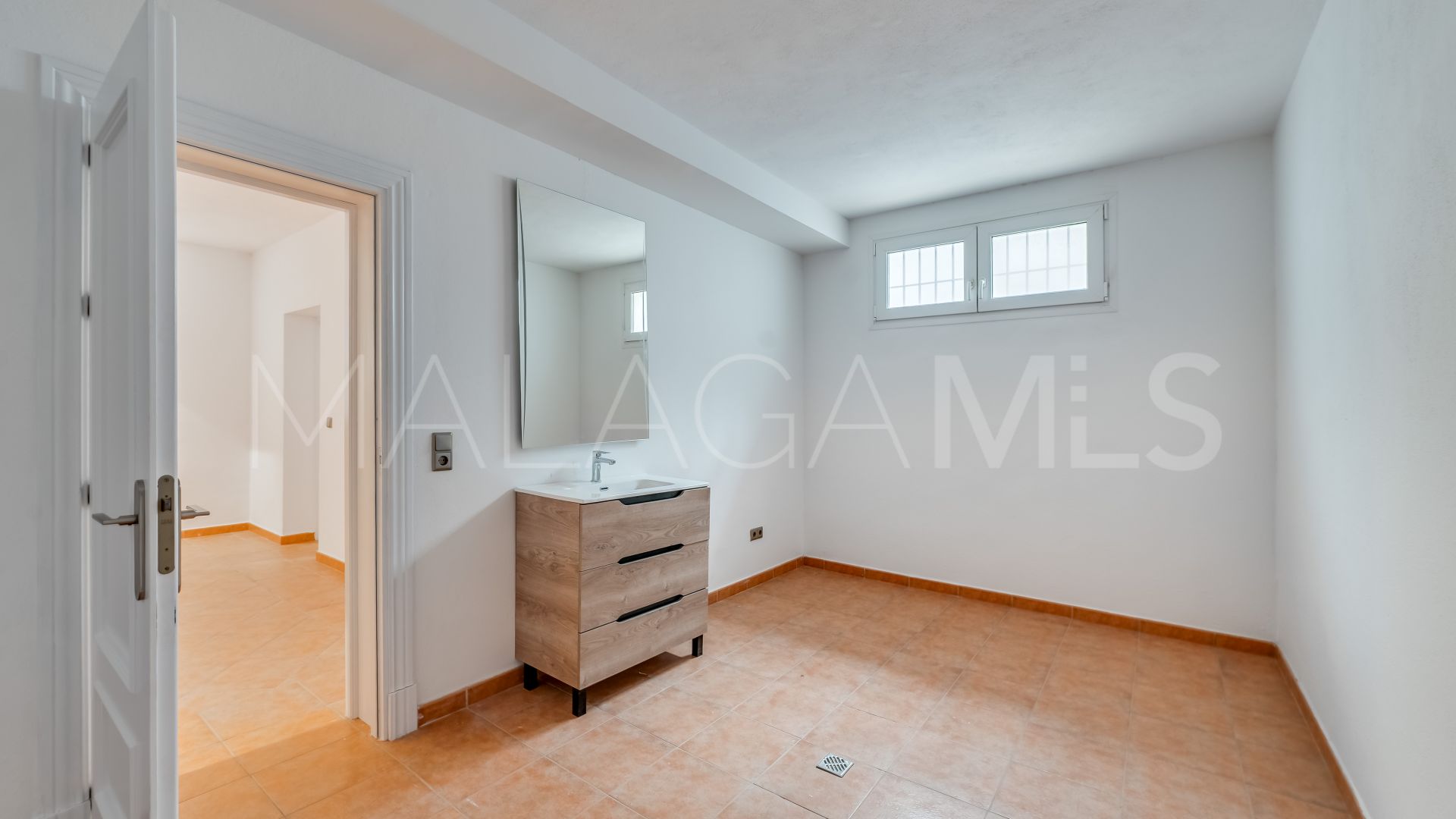 Villa for sale in Rio Real with 4 bedrooms