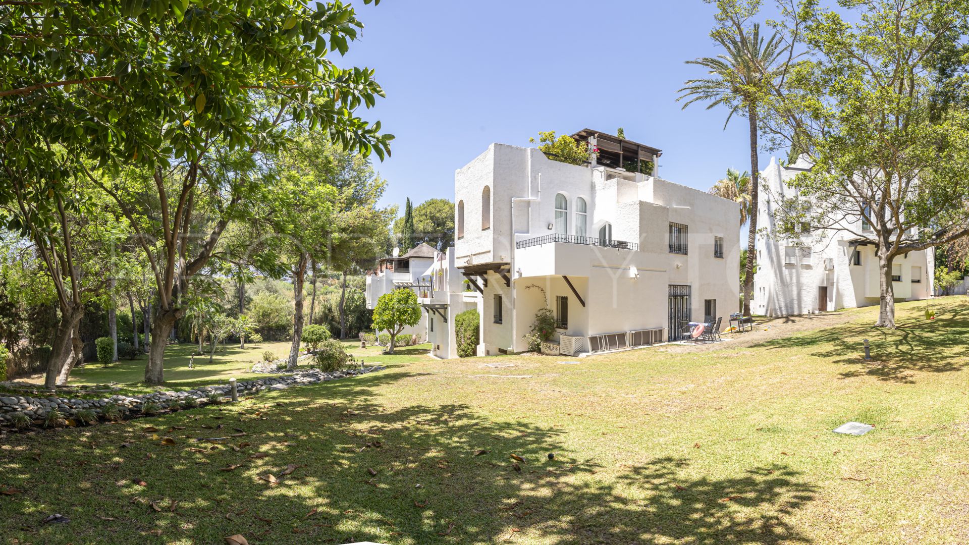 Buy Atalaya de Rio Verde villa with 5 bedrooms