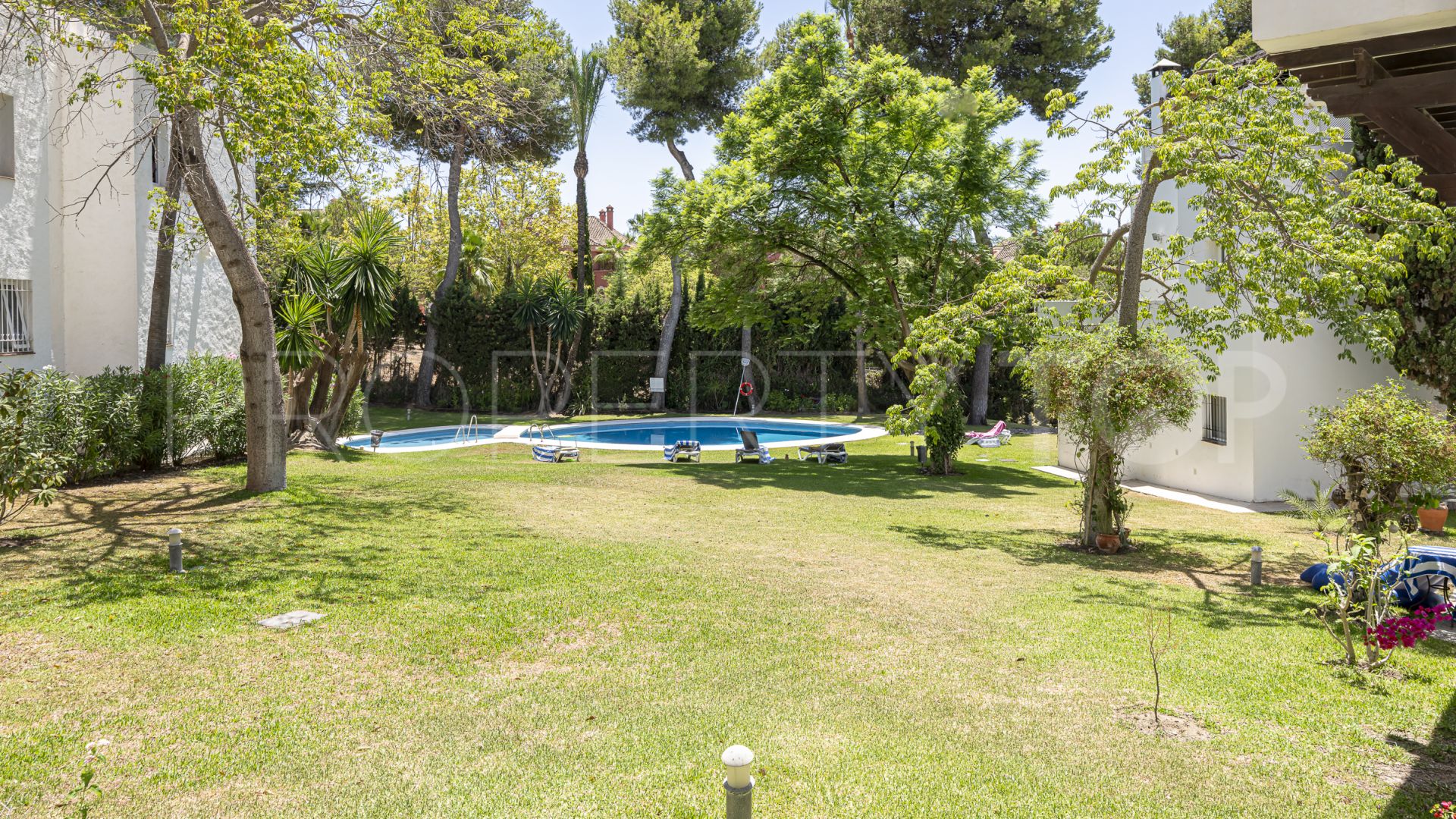 Buy Atalaya de Rio Verde villa with 5 bedrooms