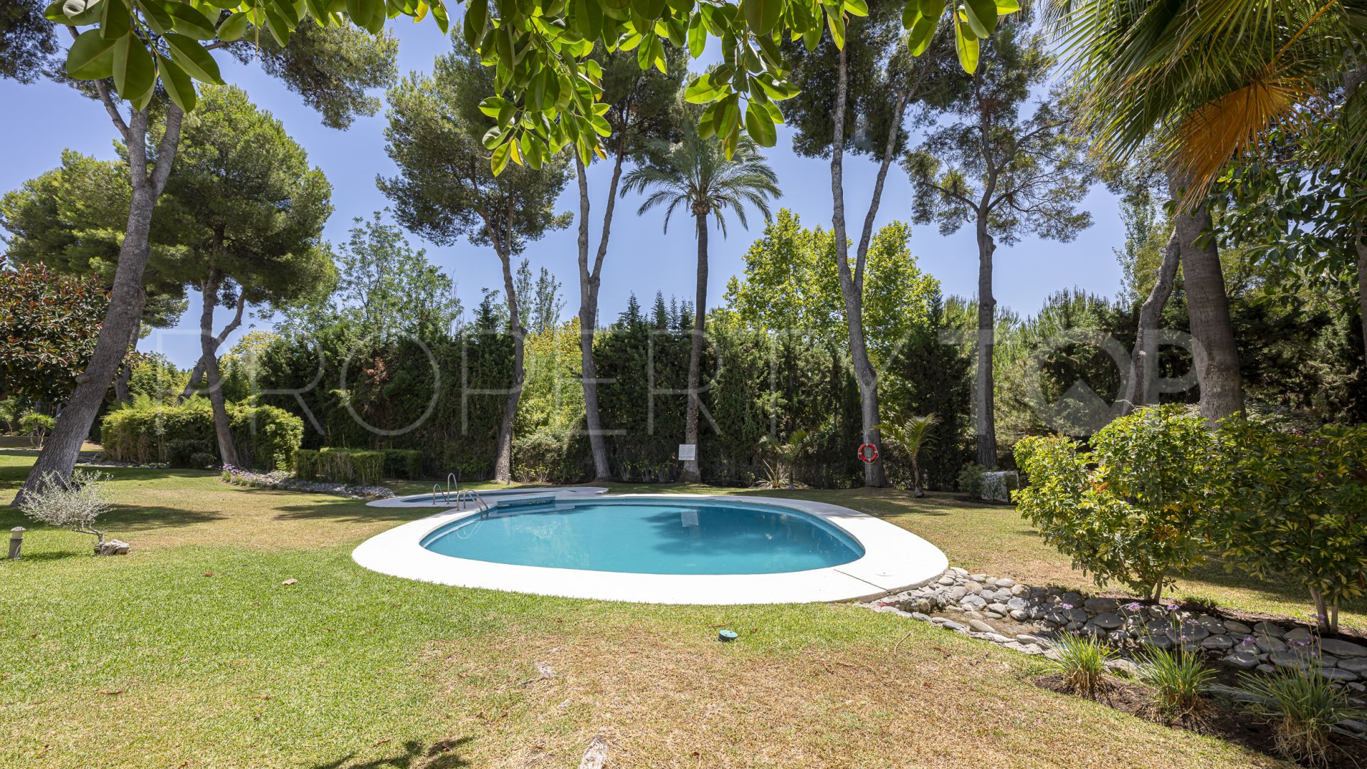 Buy Atalaya de Rio Verde villa with 5 bedrooms