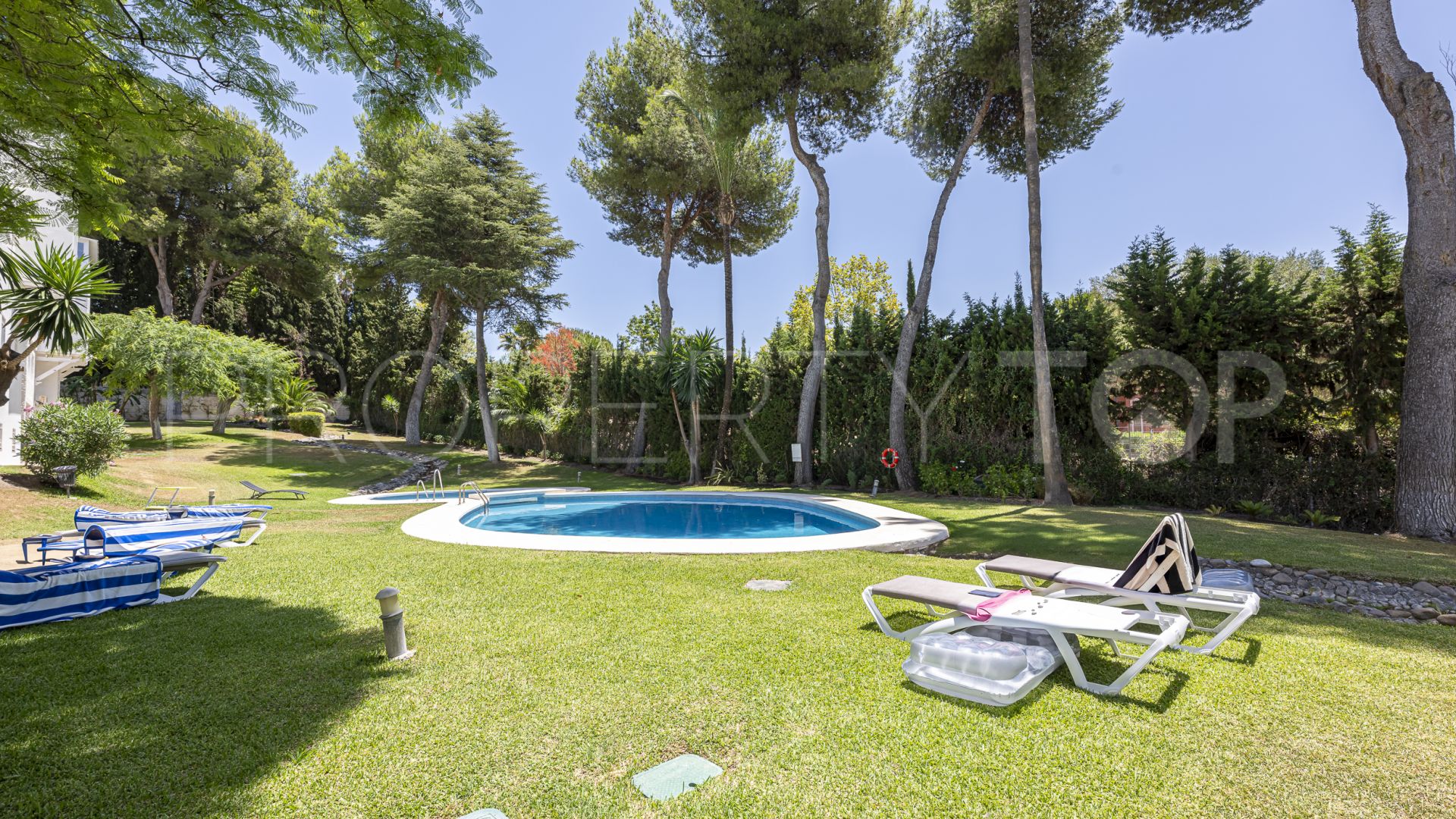 Buy Atalaya de Rio Verde villa with 5 bedrooms