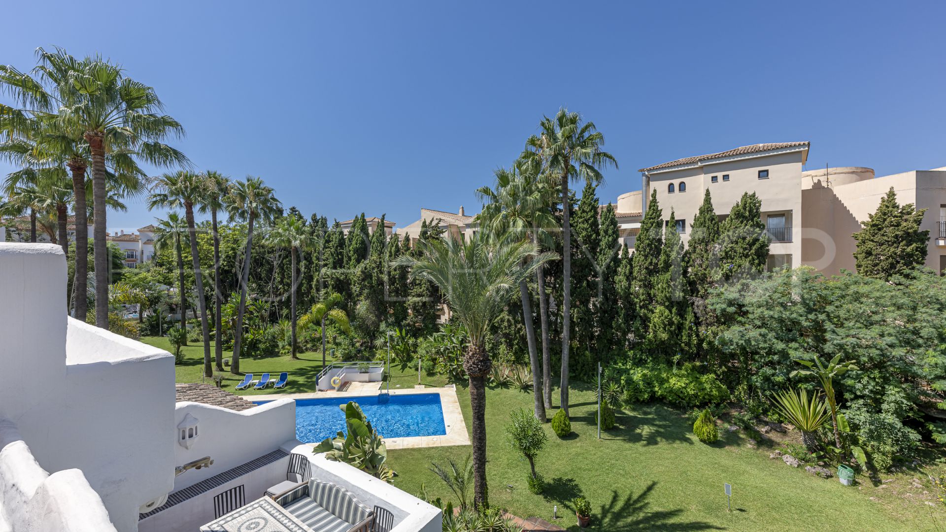 Duplex de 3 dormitorios en venta en Marbella - Puerto Banus