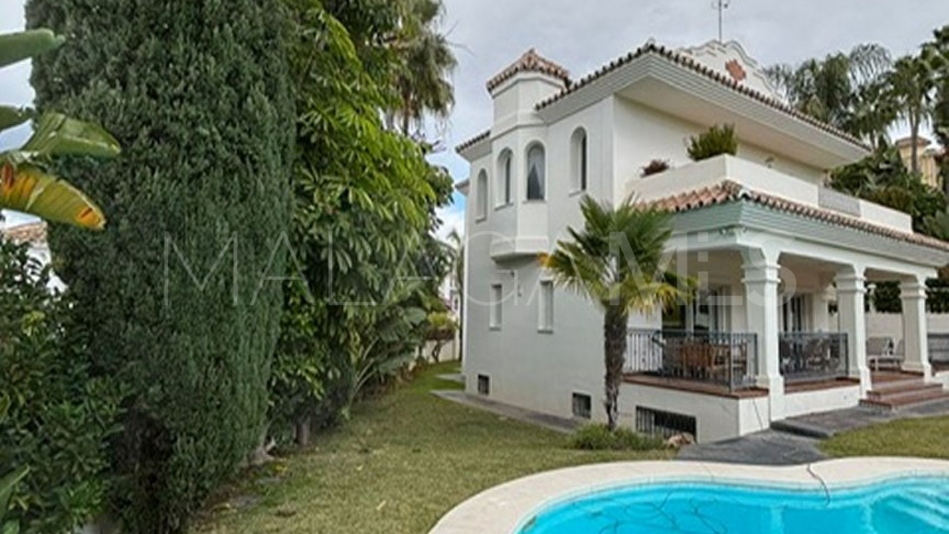 Villa for sale in Guadalmina Alta