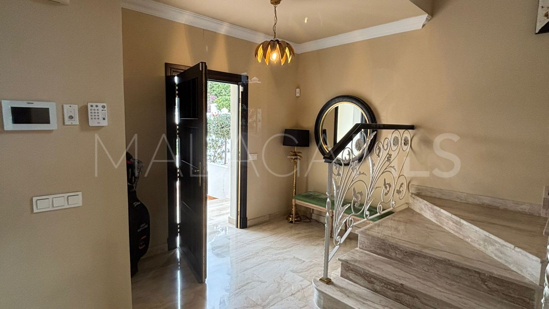Villa for sale in Guadalmina Alta