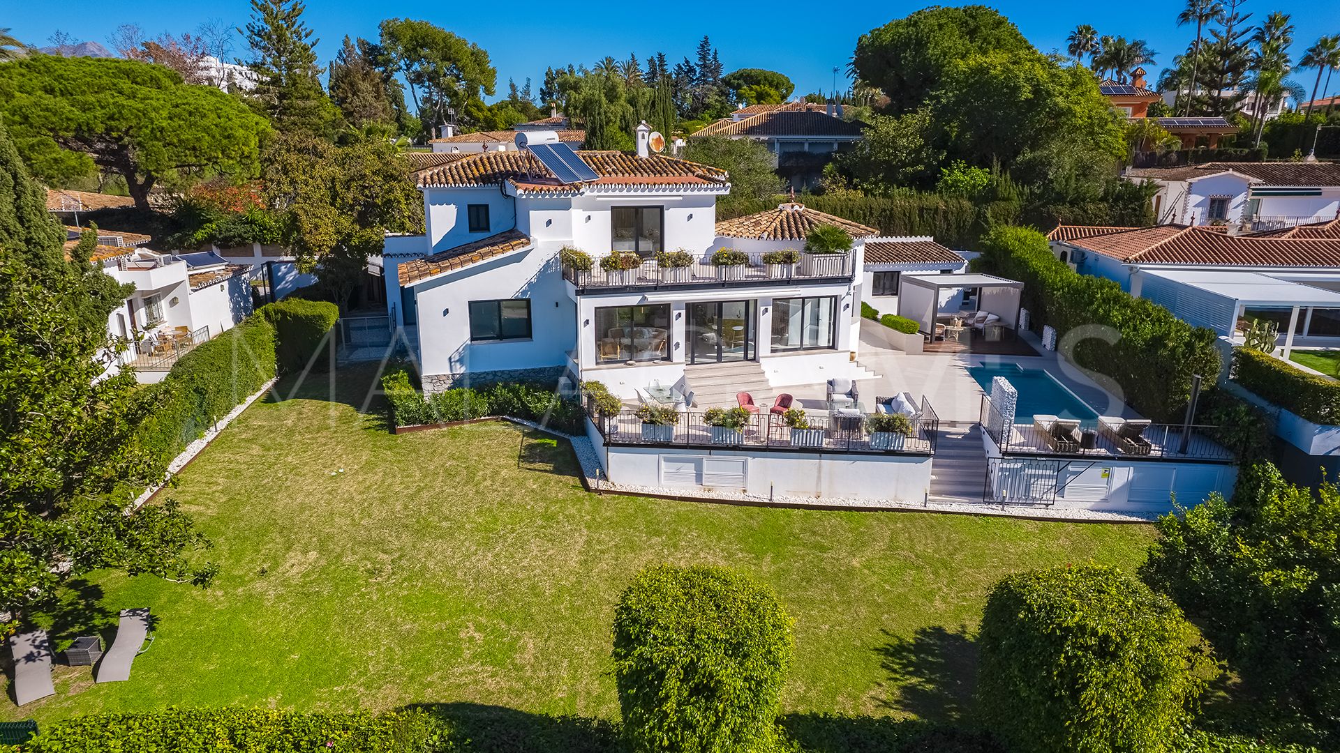 Villa for sale in Guadalmina Alta