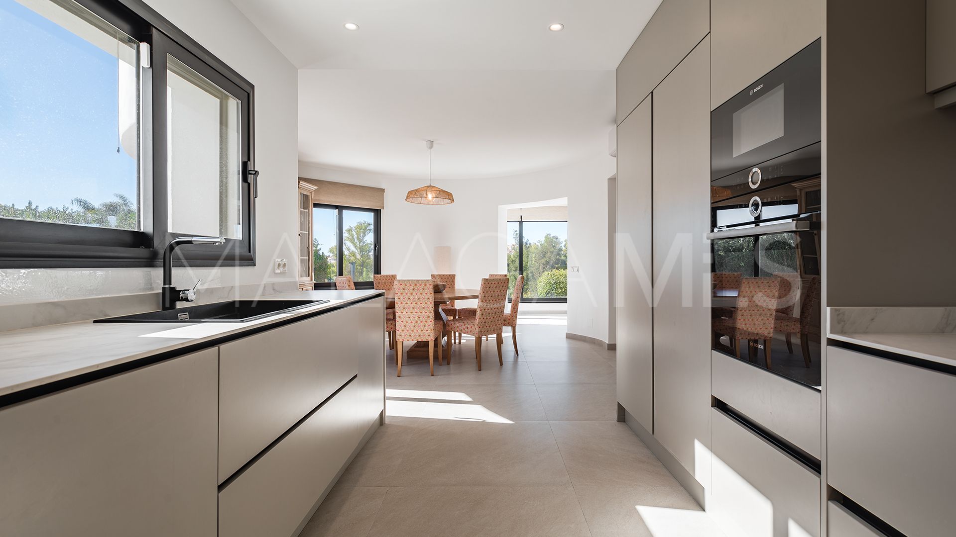 Villa for sale in Guadalmina Alta