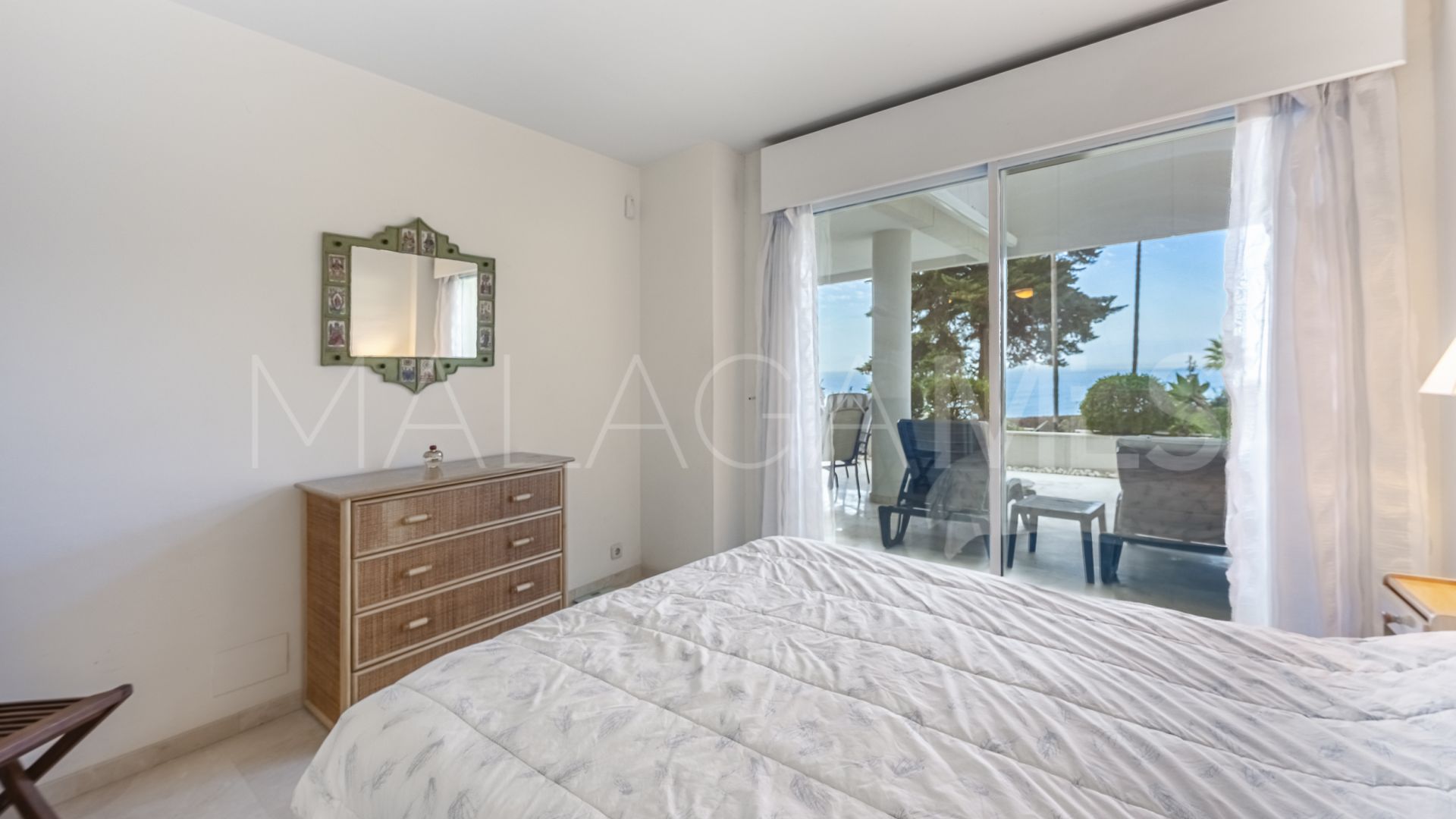 Se vende apartamento planta baja in Estepona de 3 bedrooms