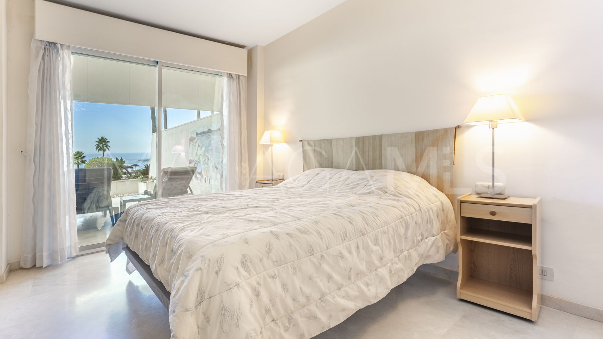 Se vende apartamento planta baja in Estepona de 3 bedrooms