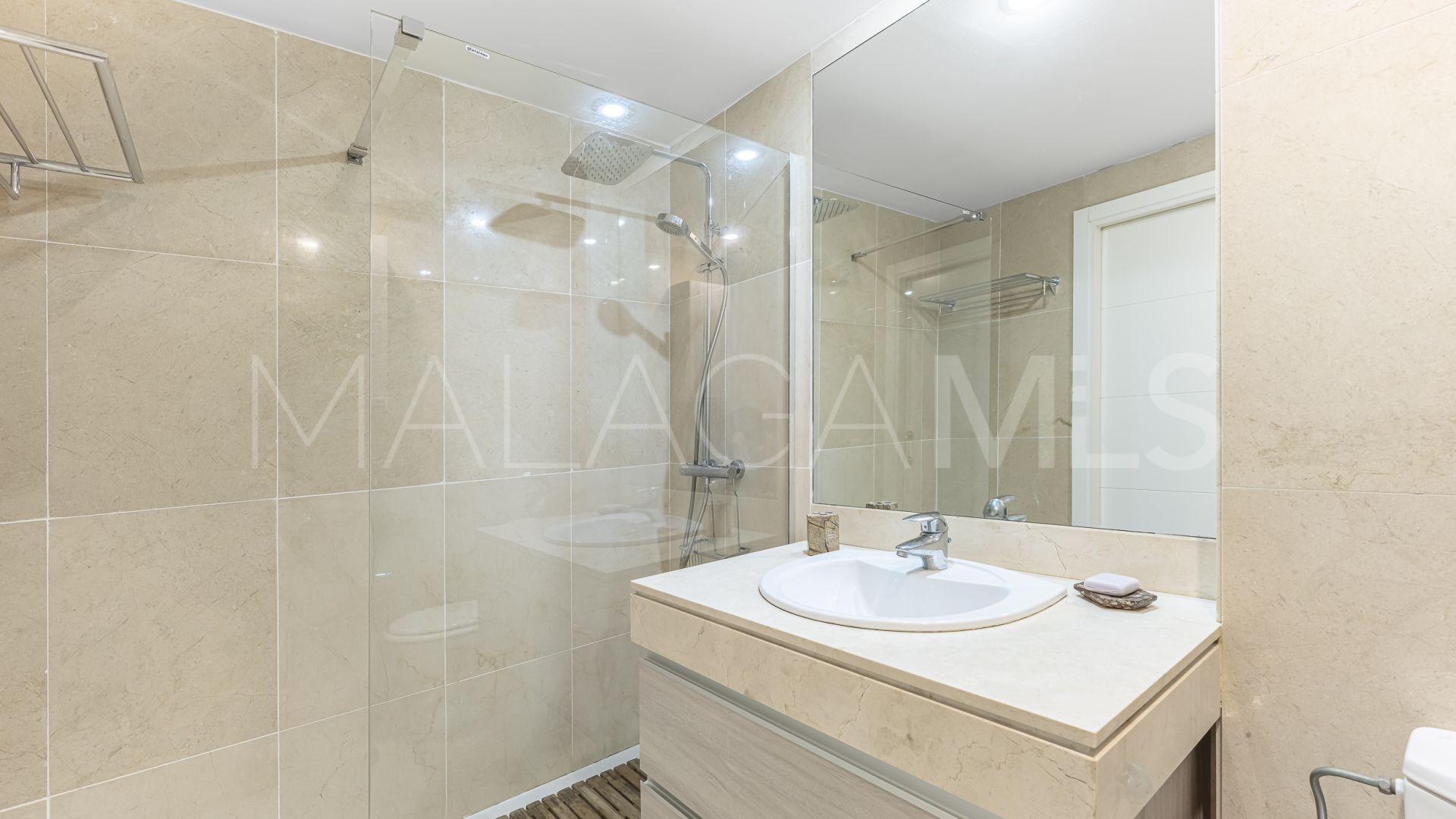 Se vende apartamento planta baja in Estepona de 3 bedrooms